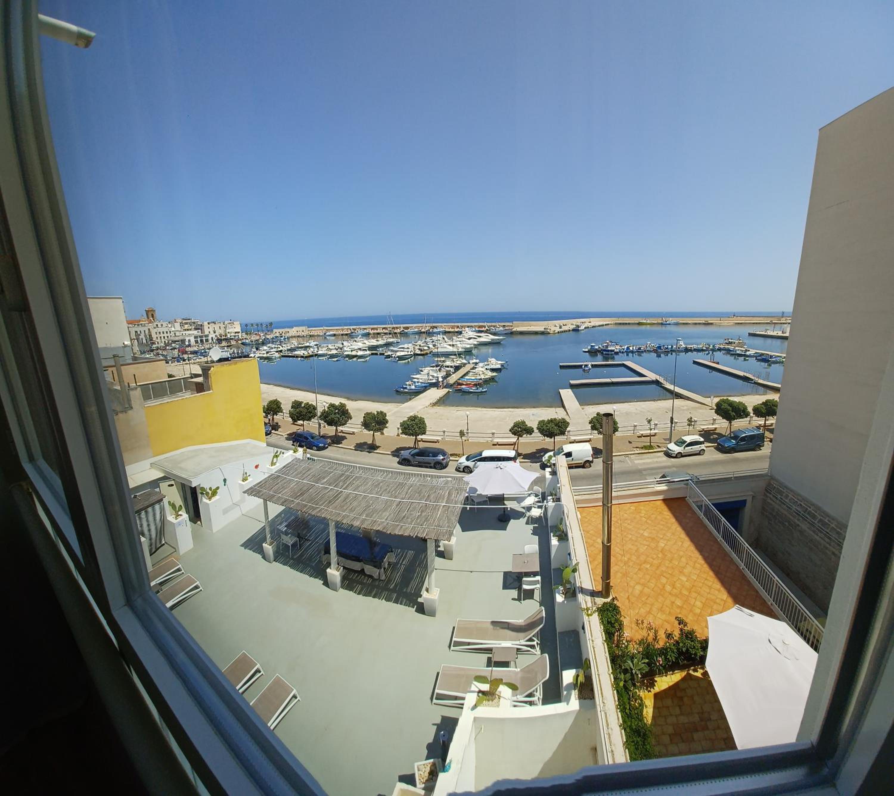Suite with Sea View - Photo 15