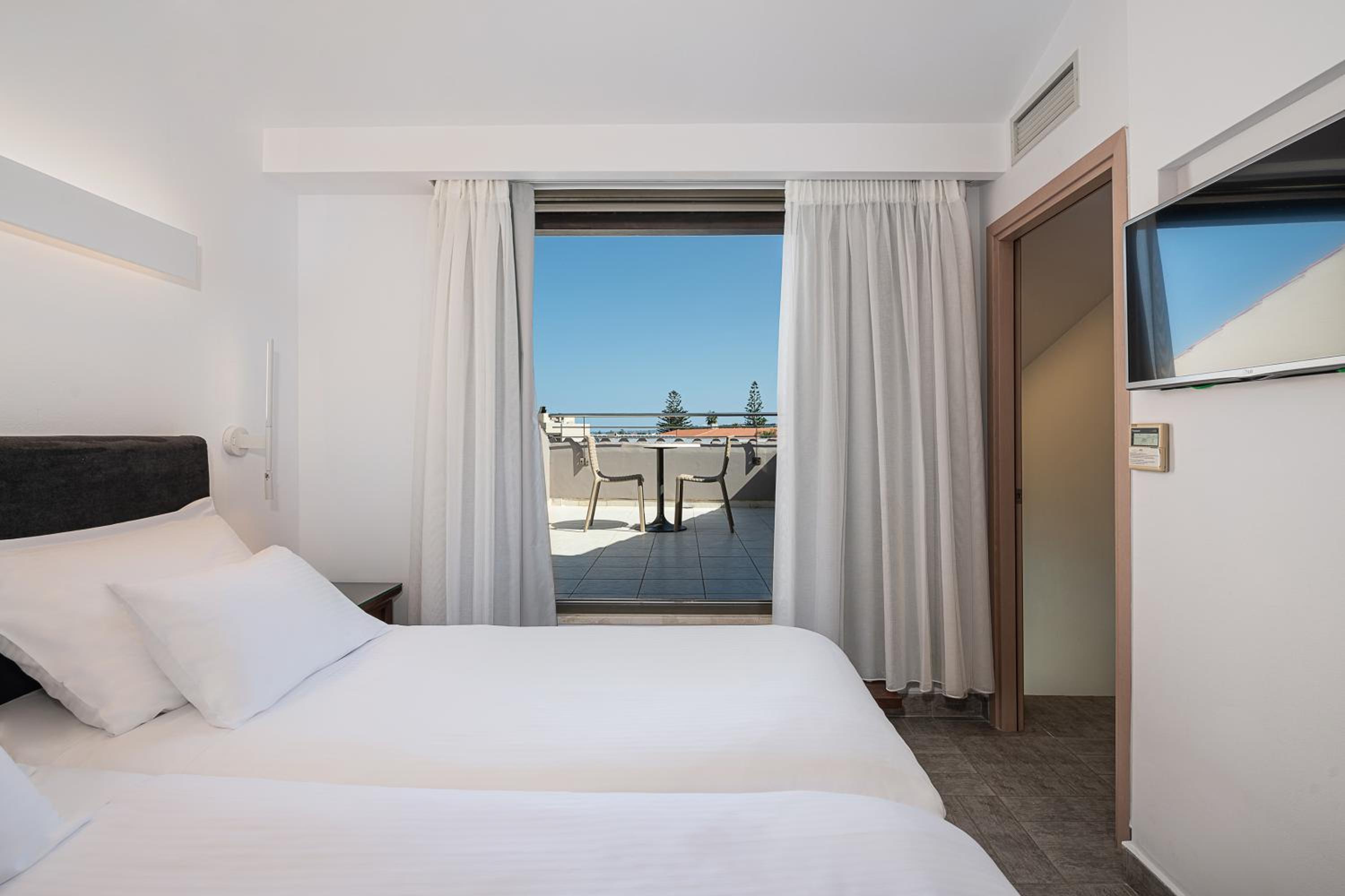 Apartment with Sea View - Photo 18