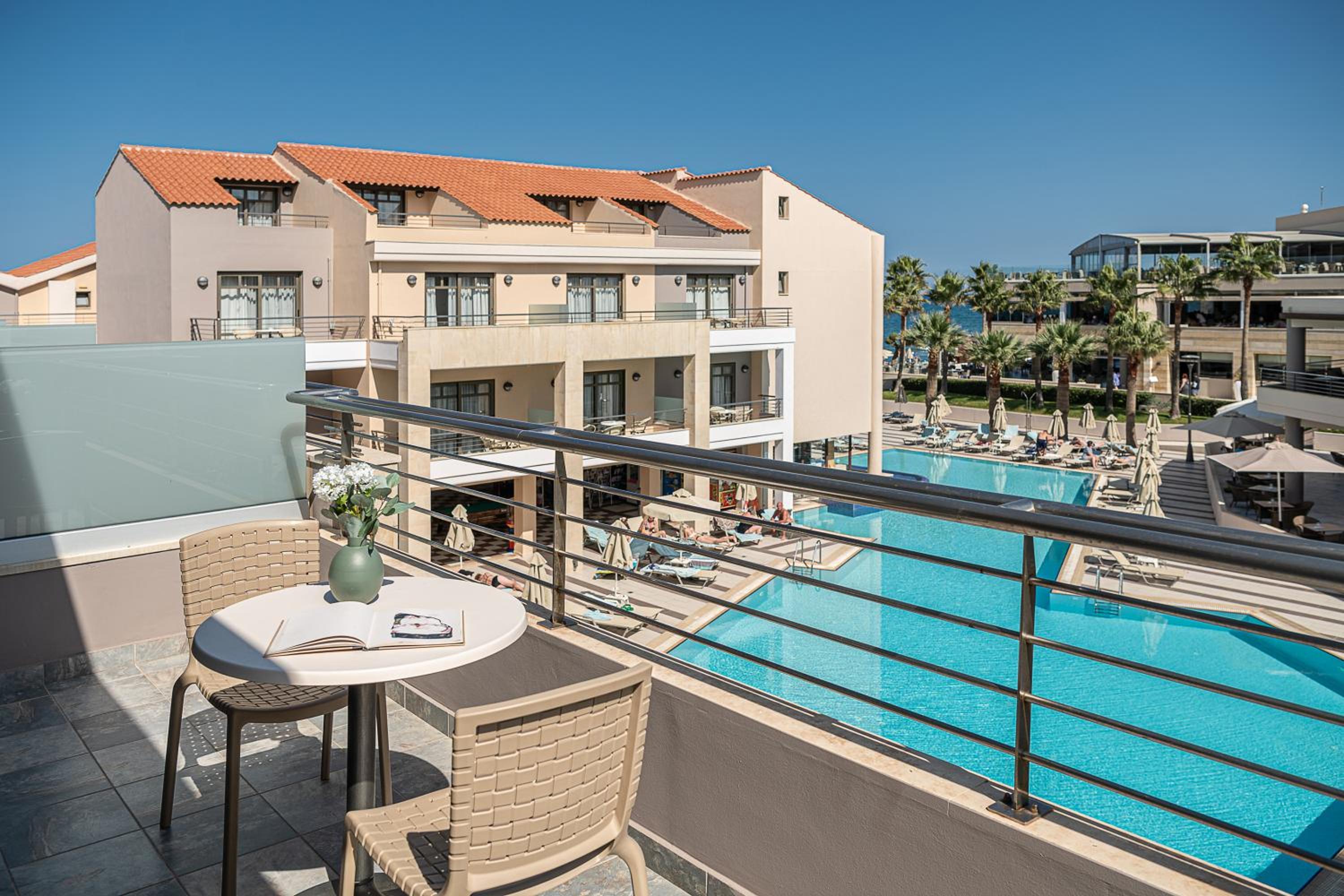 Apartment with Sea View - Photo 9