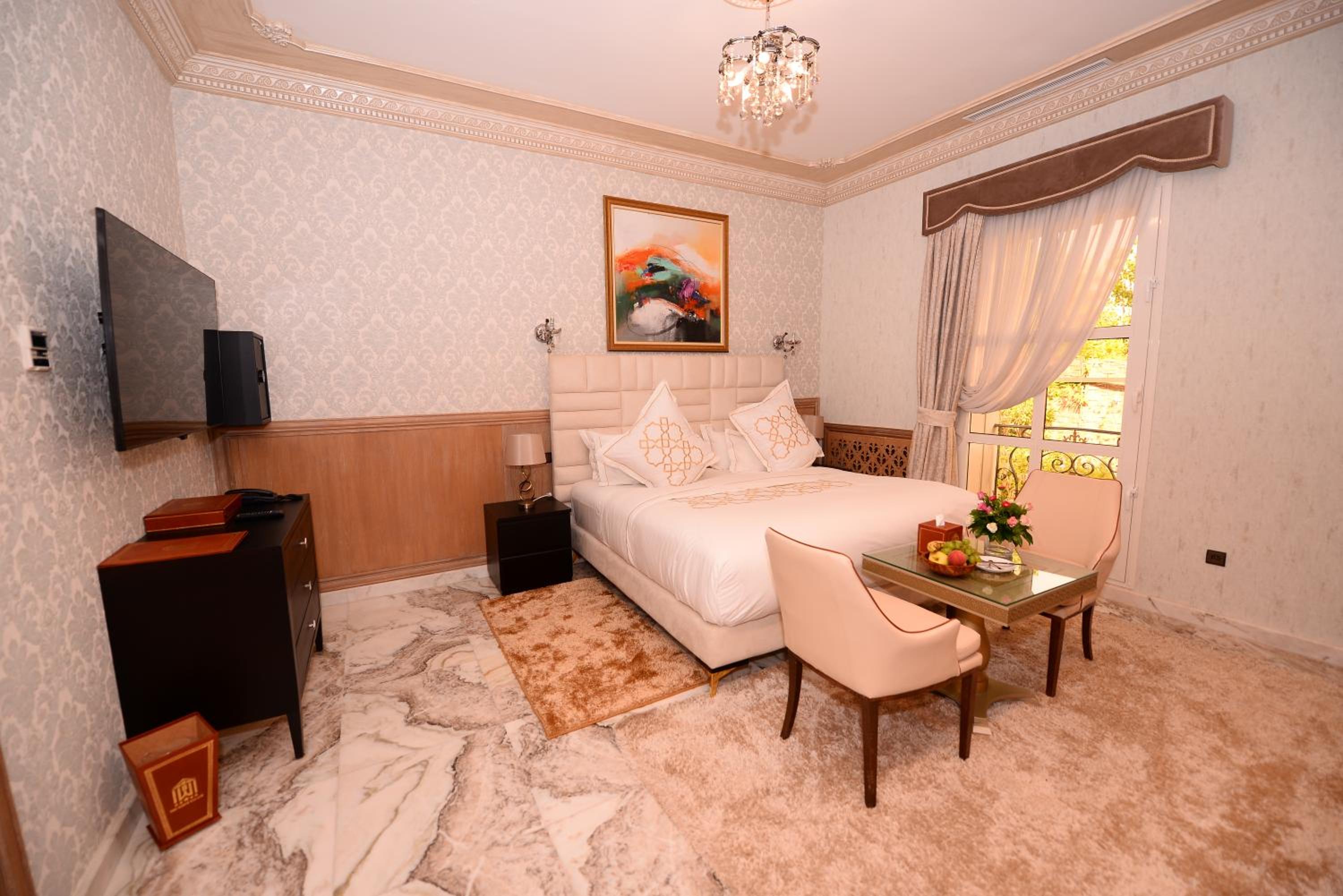 Deluxe Room - Photo 1