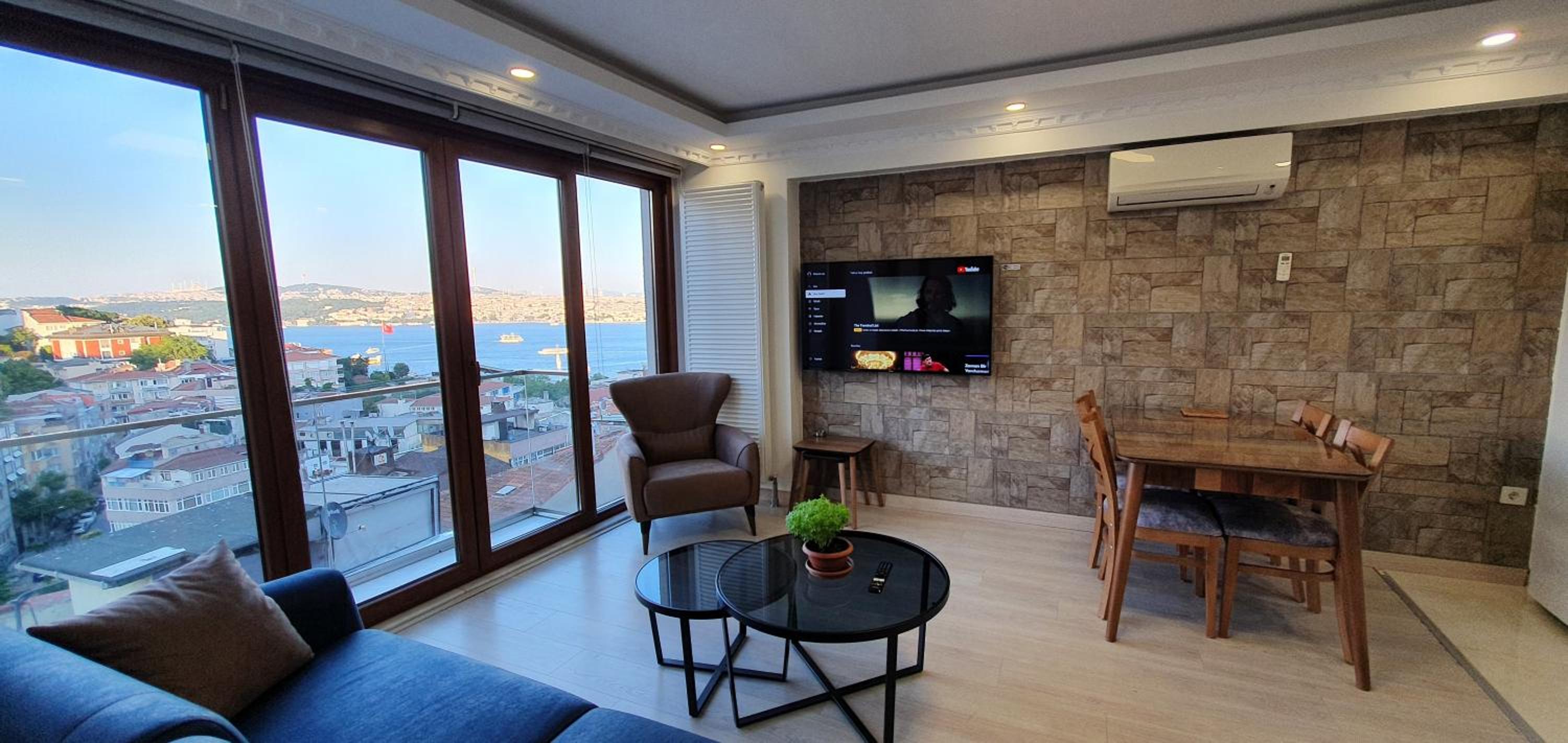 One-Bedroom Apartment with Sea View photo 2
