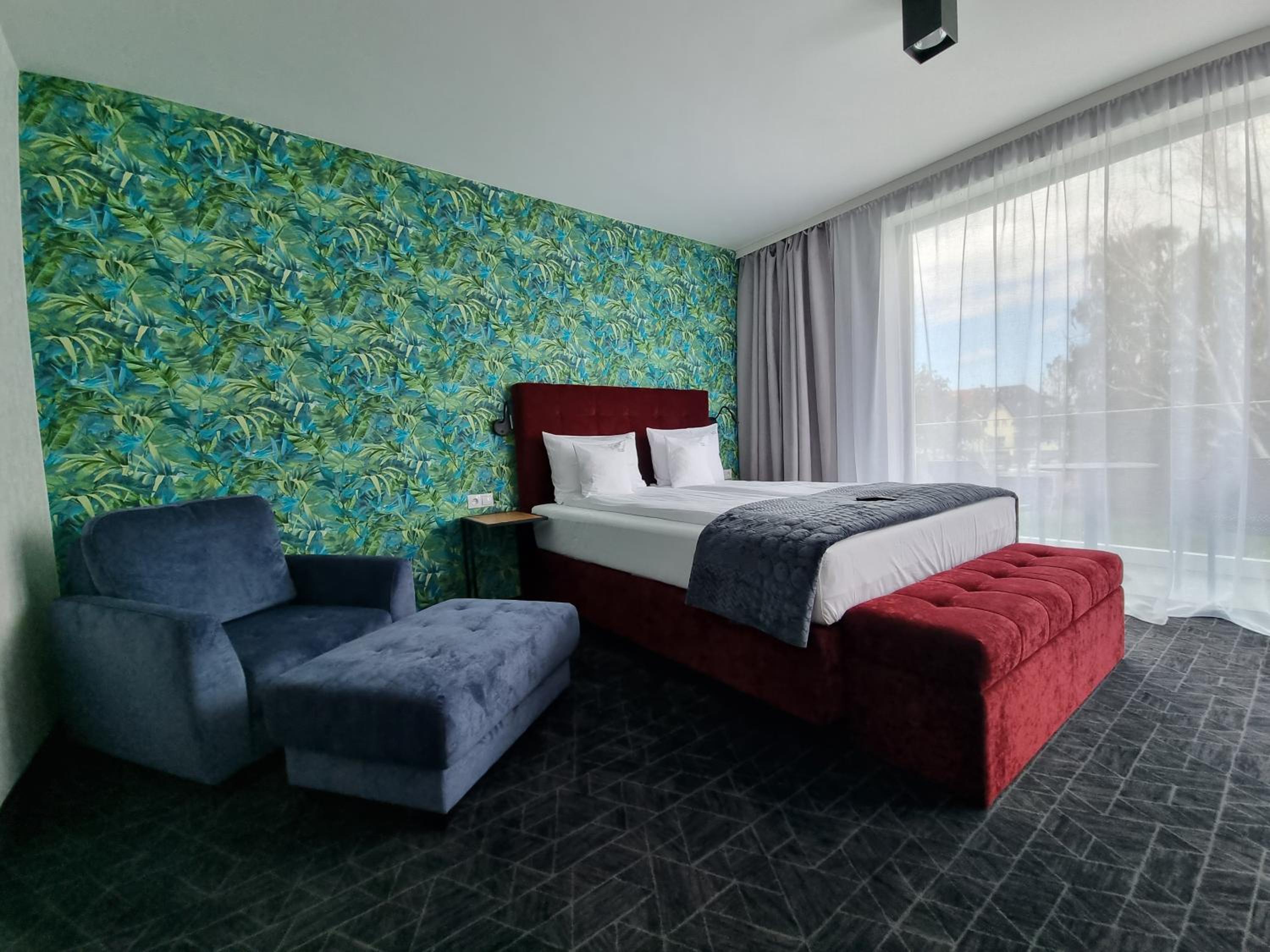 Deluxe Double Room with Balcony - Photo 3