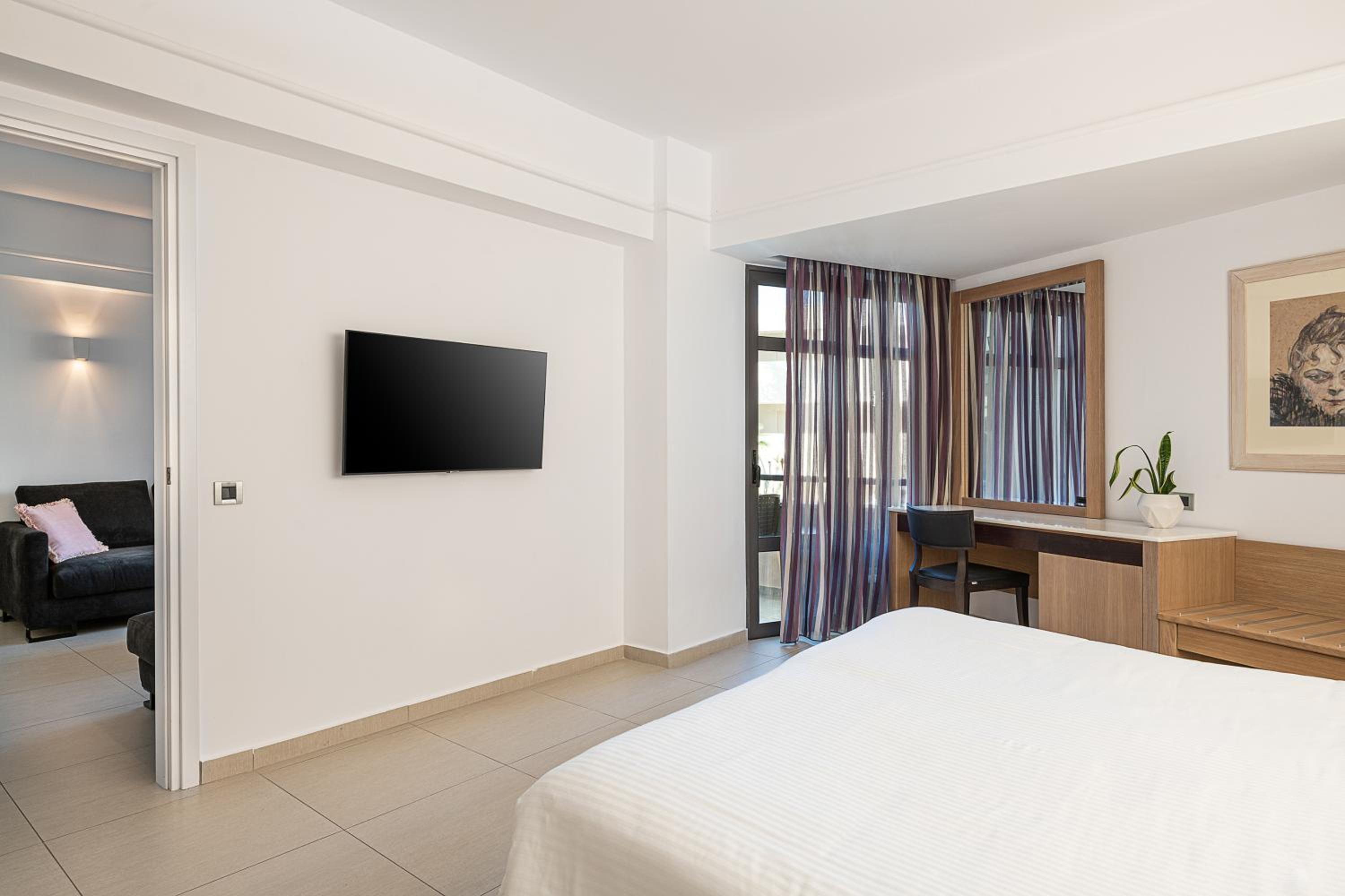 Apartment with Sea View - Photo 11