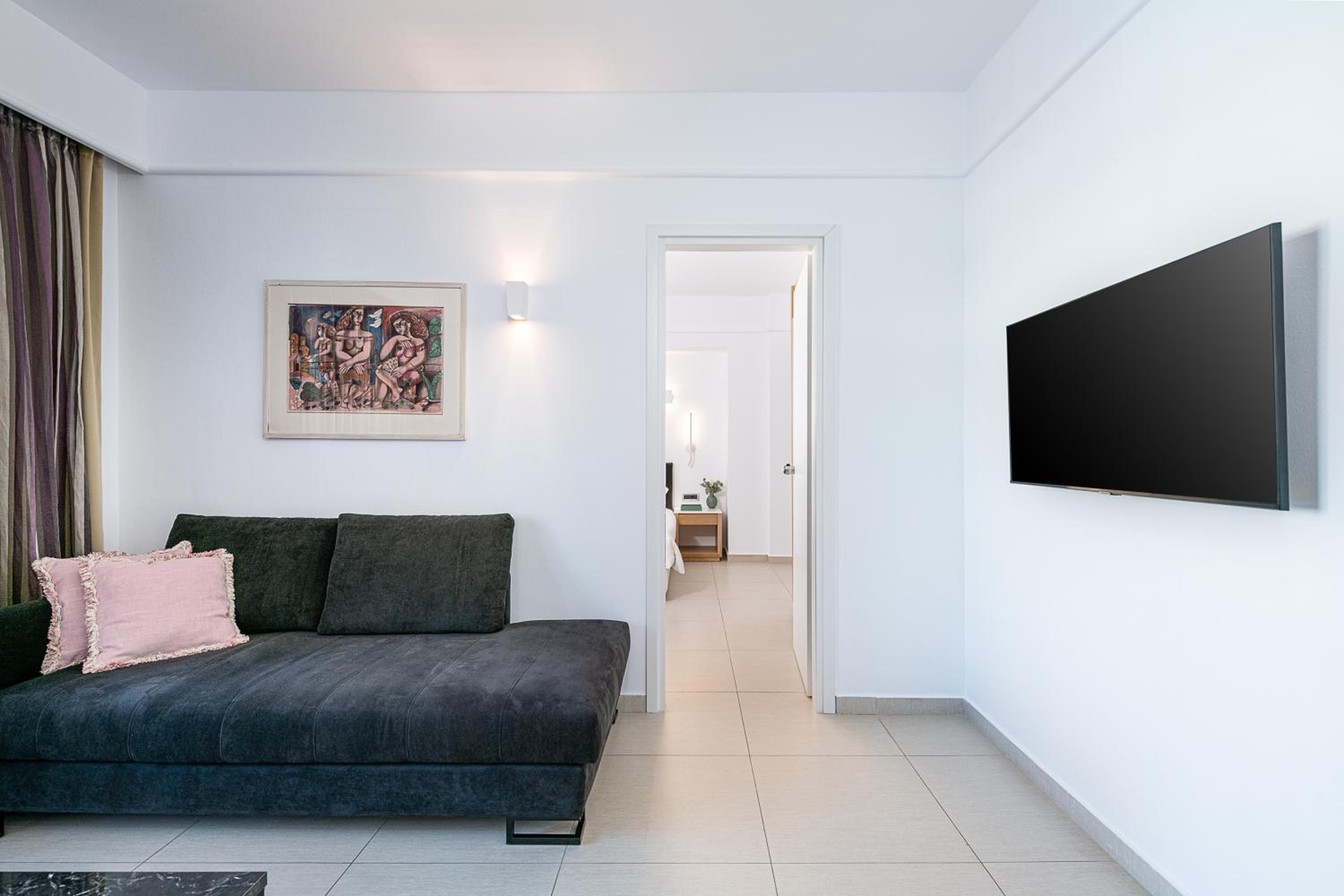 Apartment with Sea View - Photo 12
