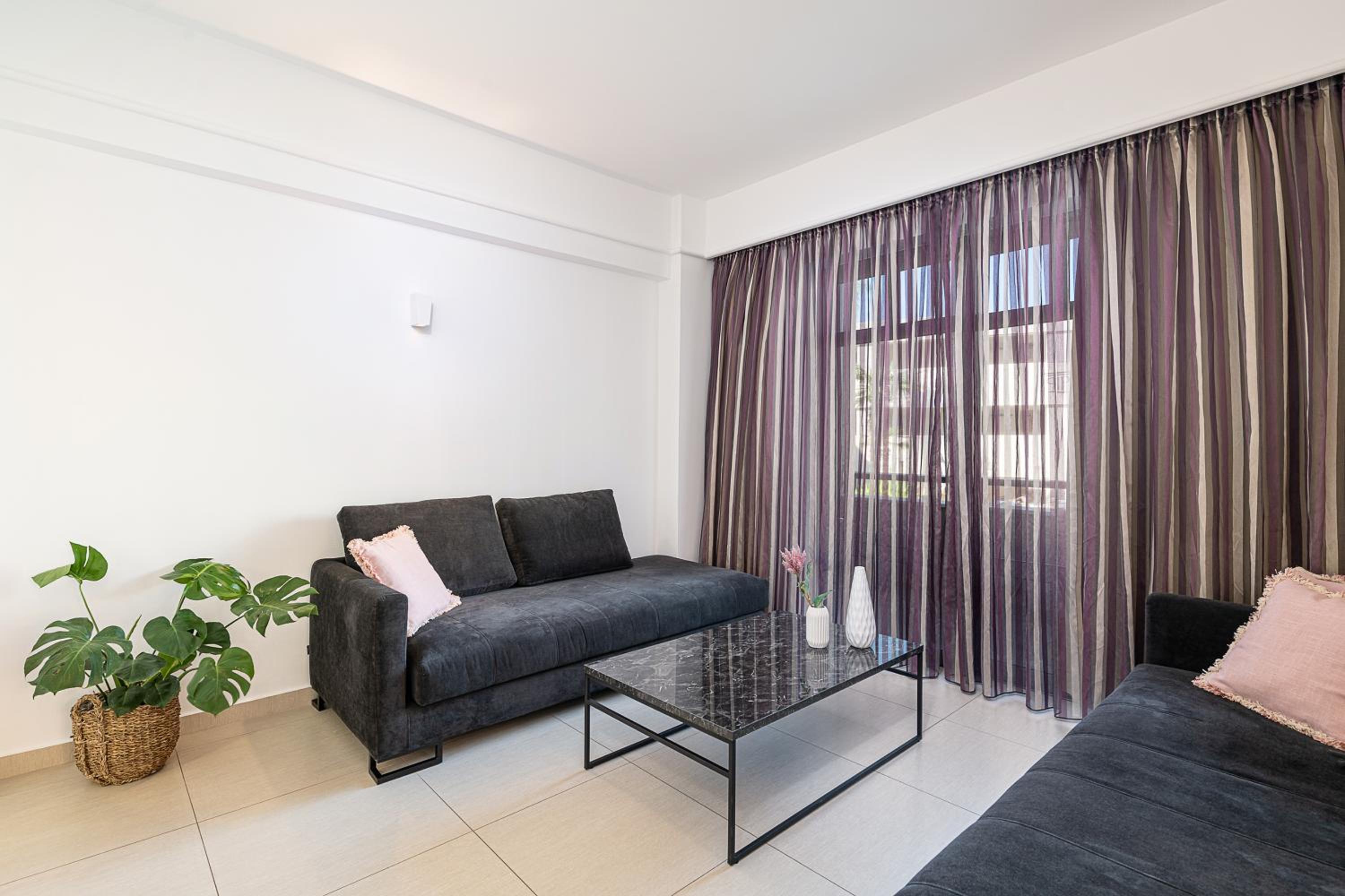Apartment with Sea View - Photo 15