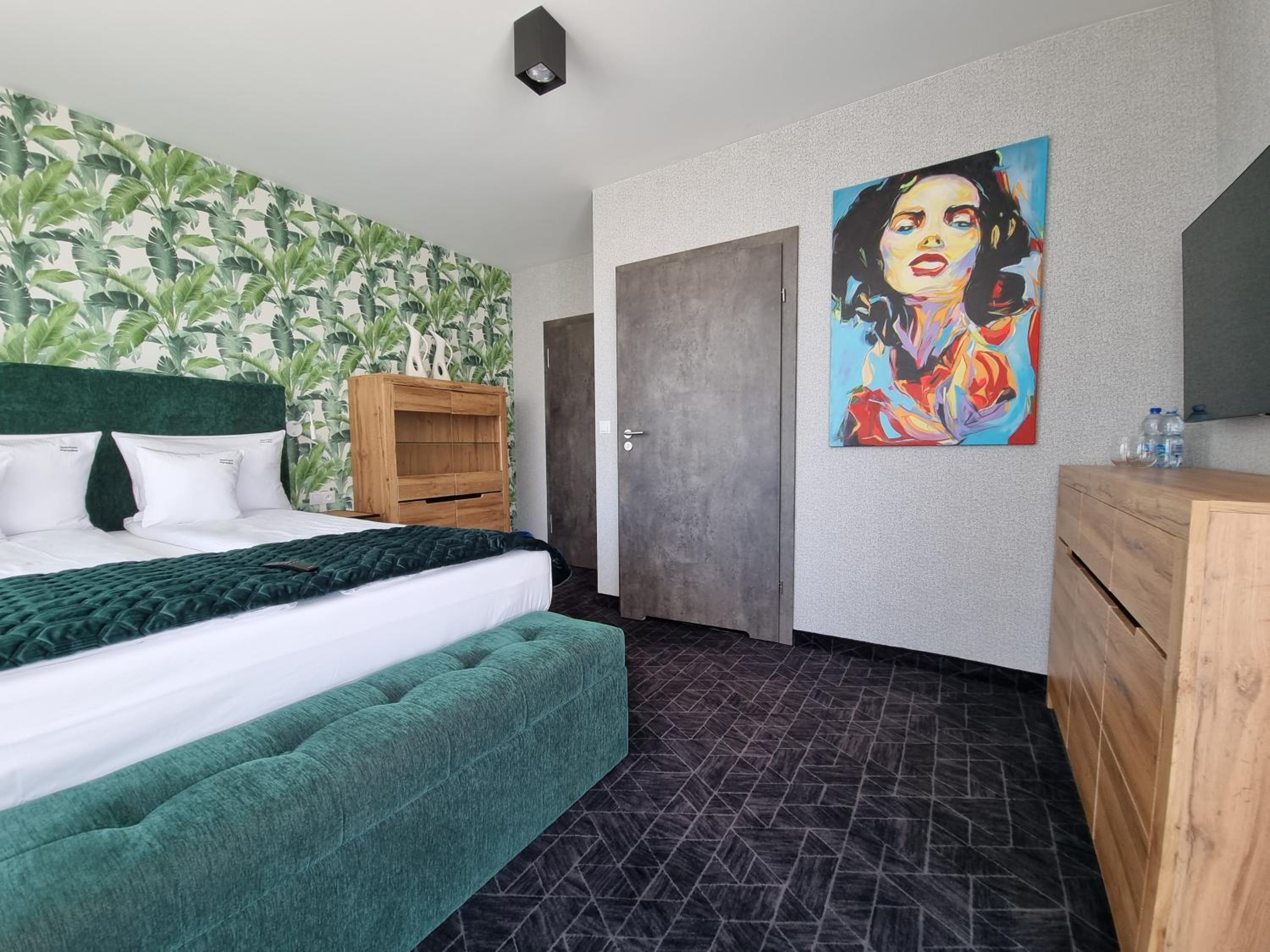 Deluxe Double Room with Balcony - Photo 2