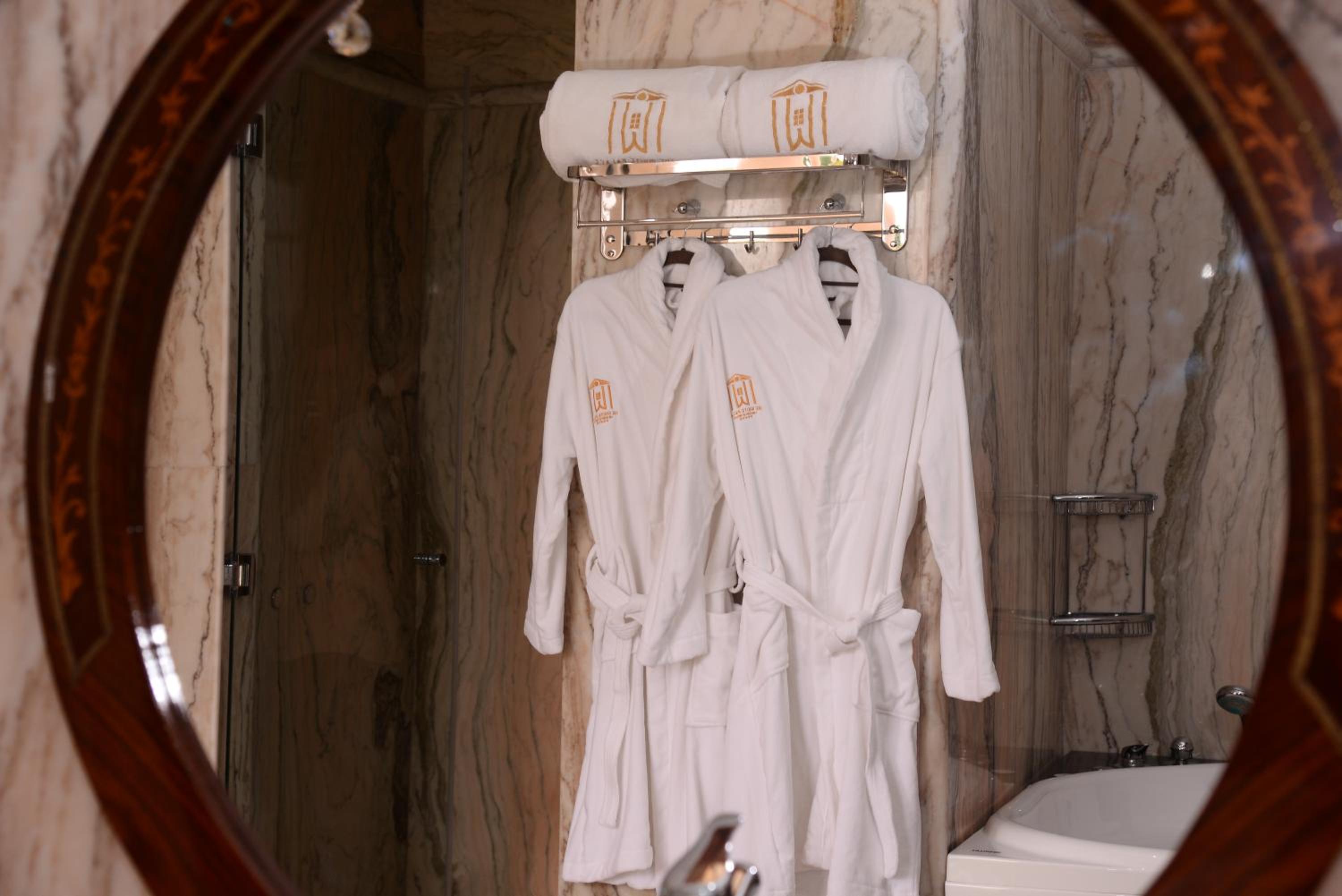 Deluxe Twin Room - Photo 4