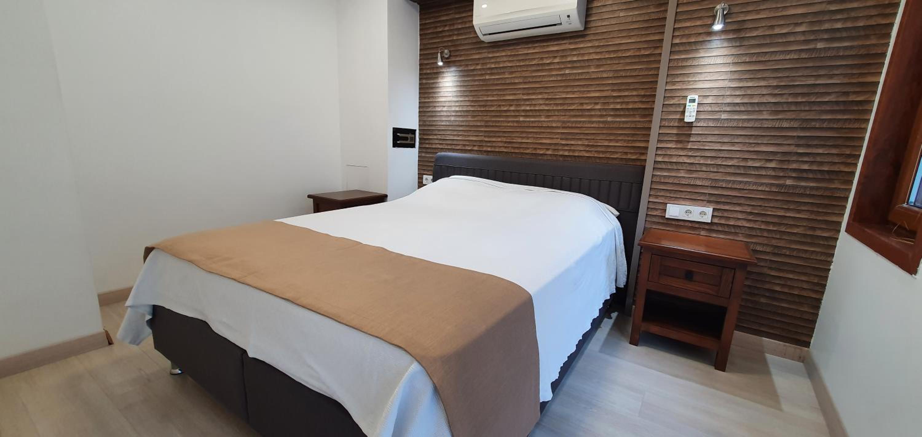 One-Bedroom Apartment with Sea View photo 3