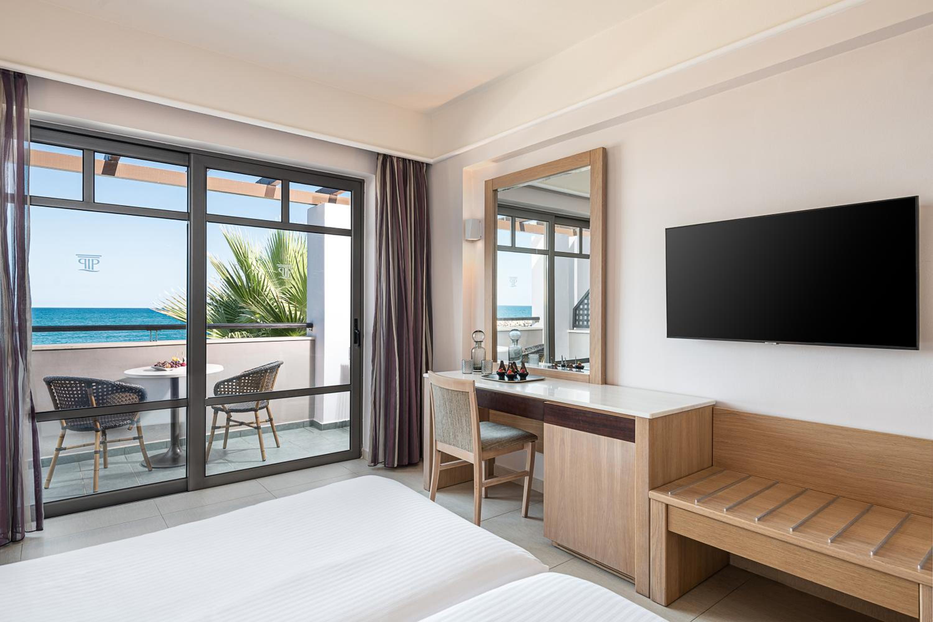 Double Room with Sea View - Photo 13