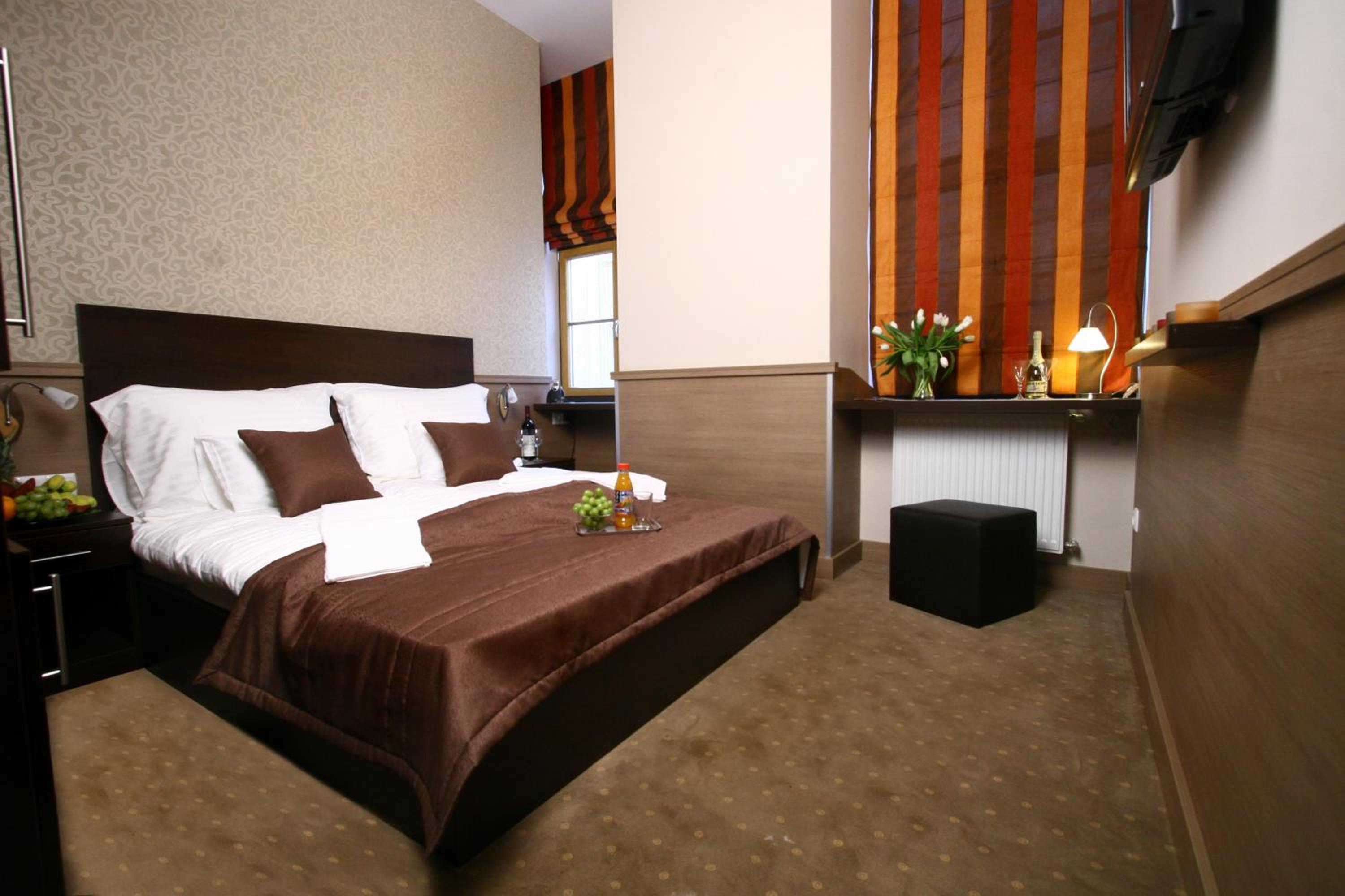 Double Room with Garden View - Photo 2