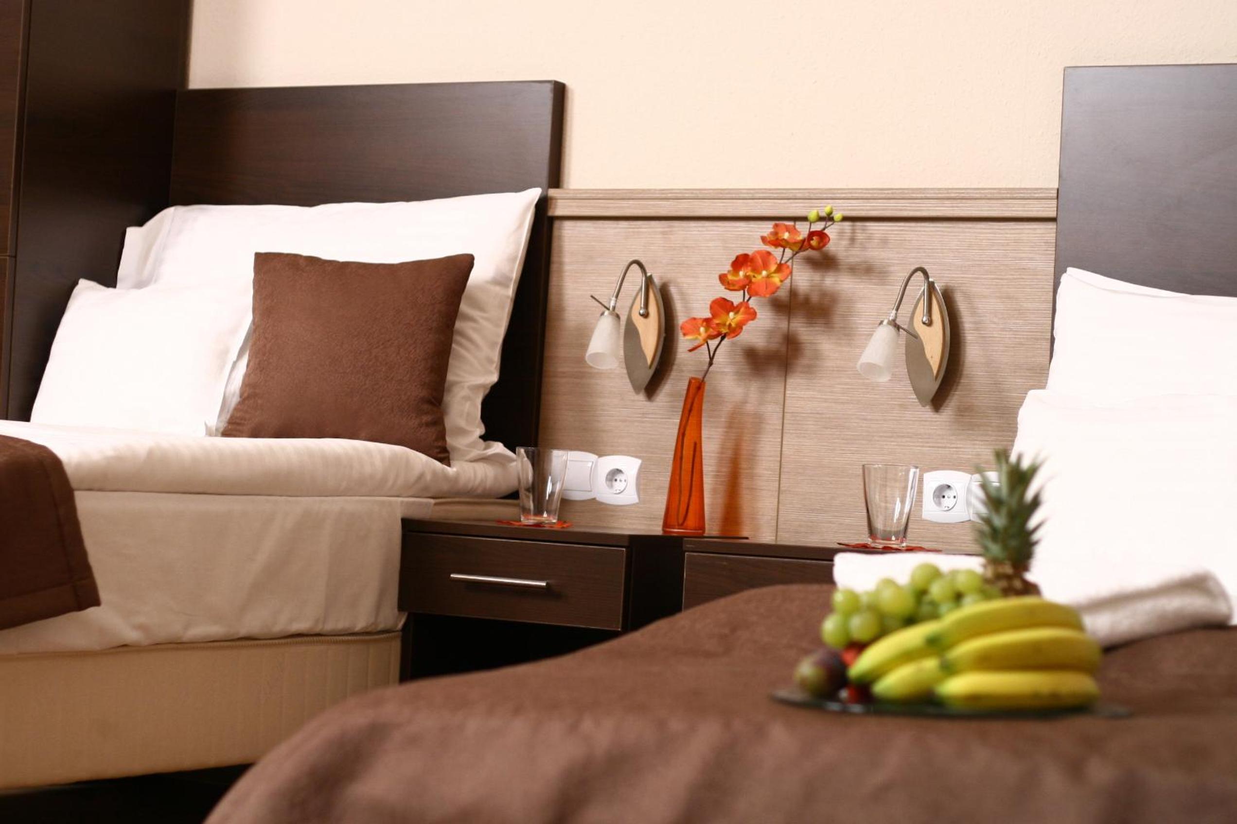 Standard Twin Room - Photo 5