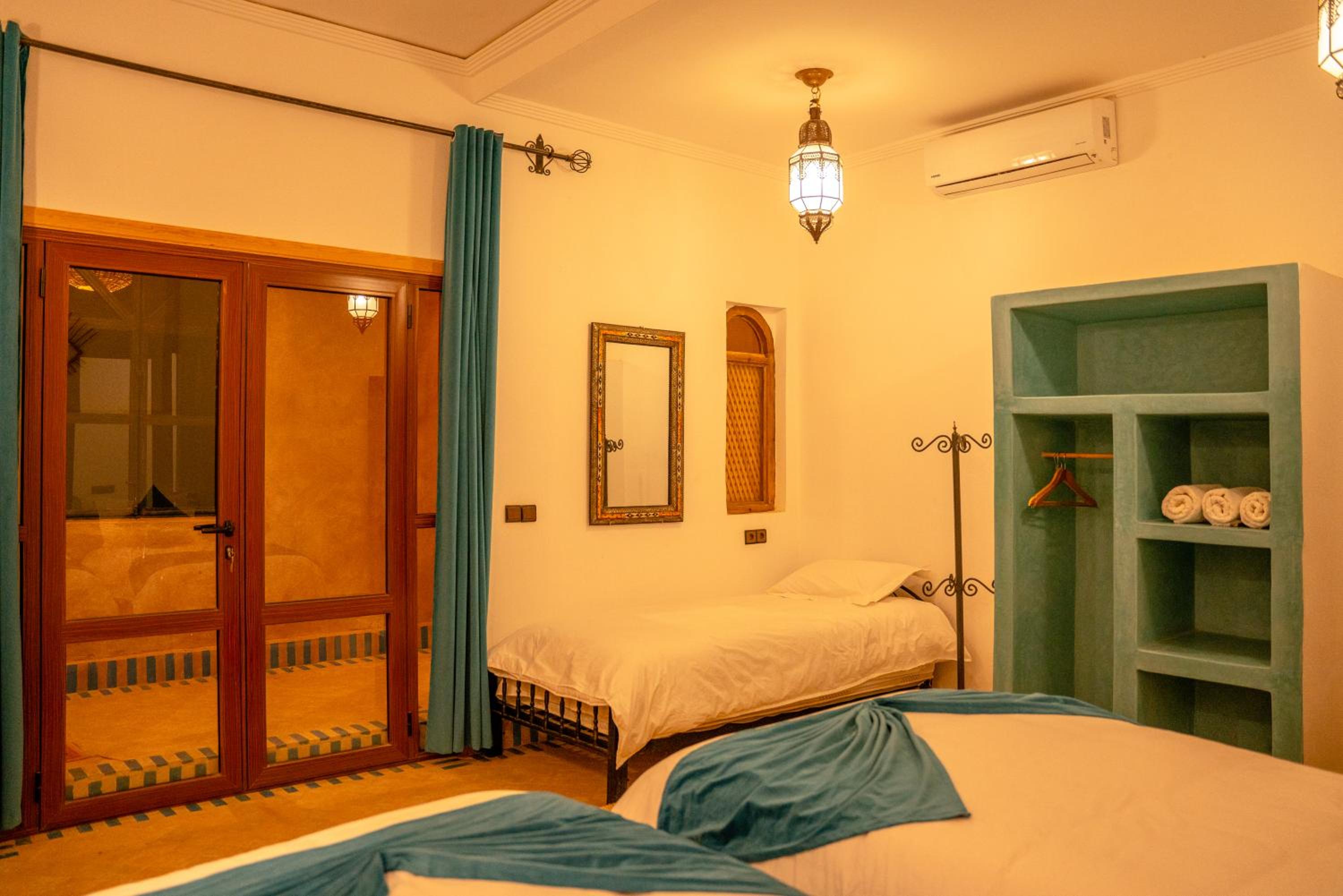 Triple Room with Private Bathroom photo 2