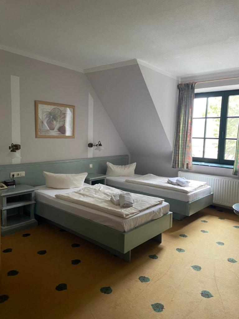 Large Twin Room photo 3