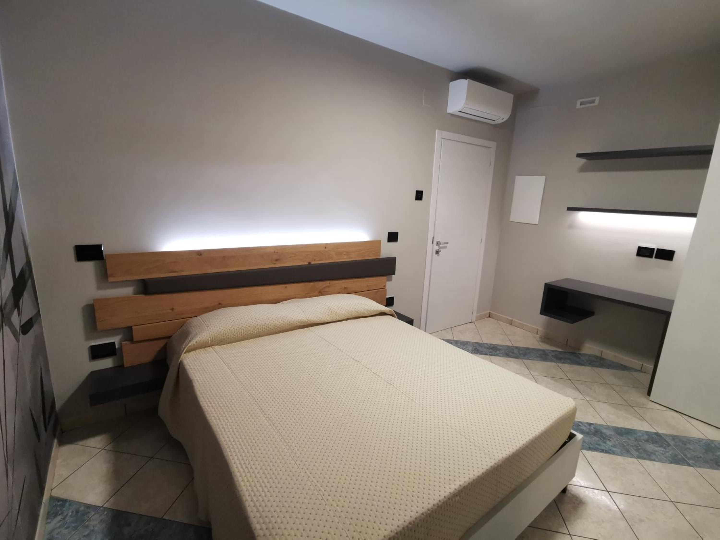 Double Room with Private Bathroom photo 2