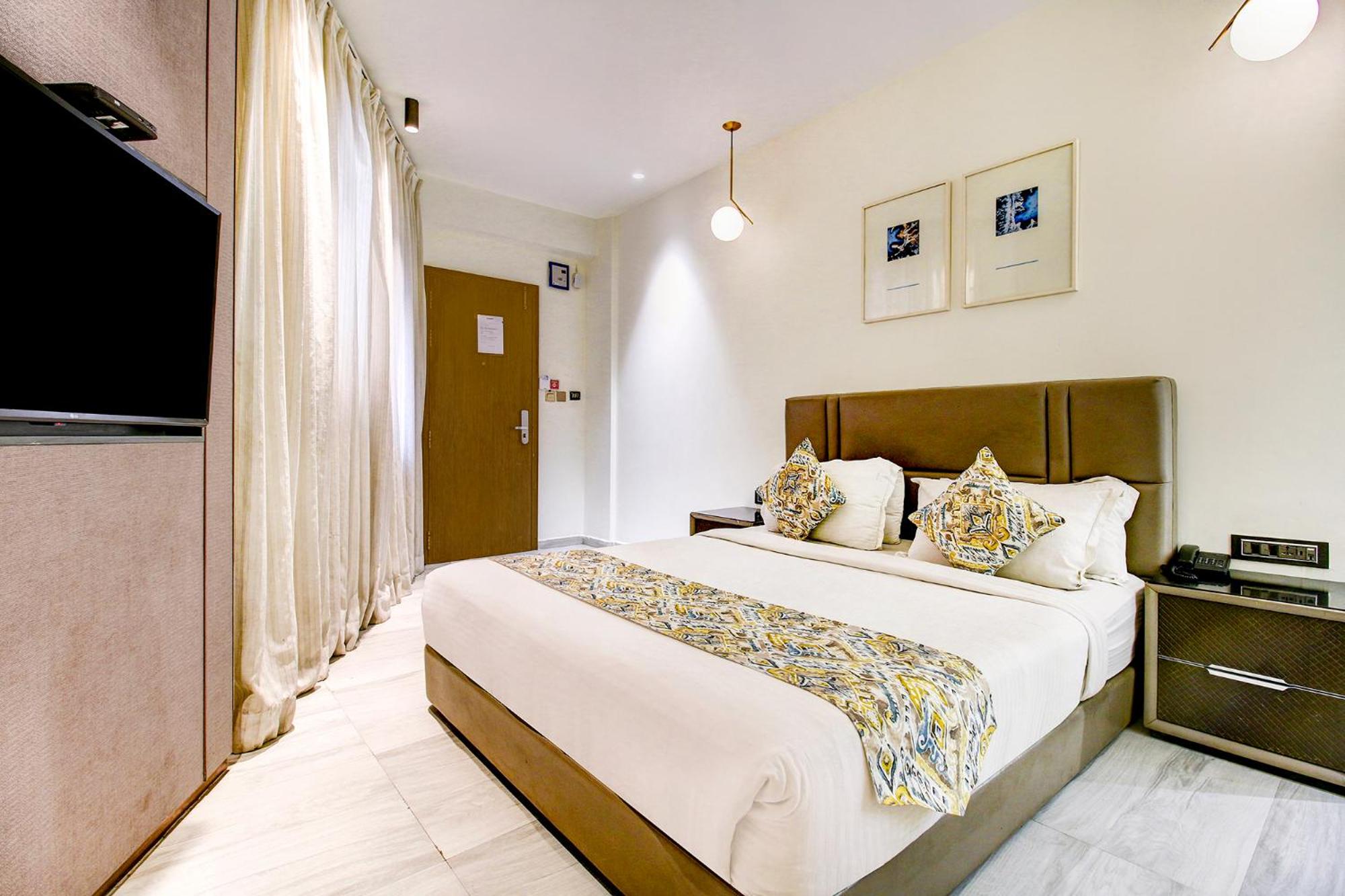 Deluxe Room - Photo 3