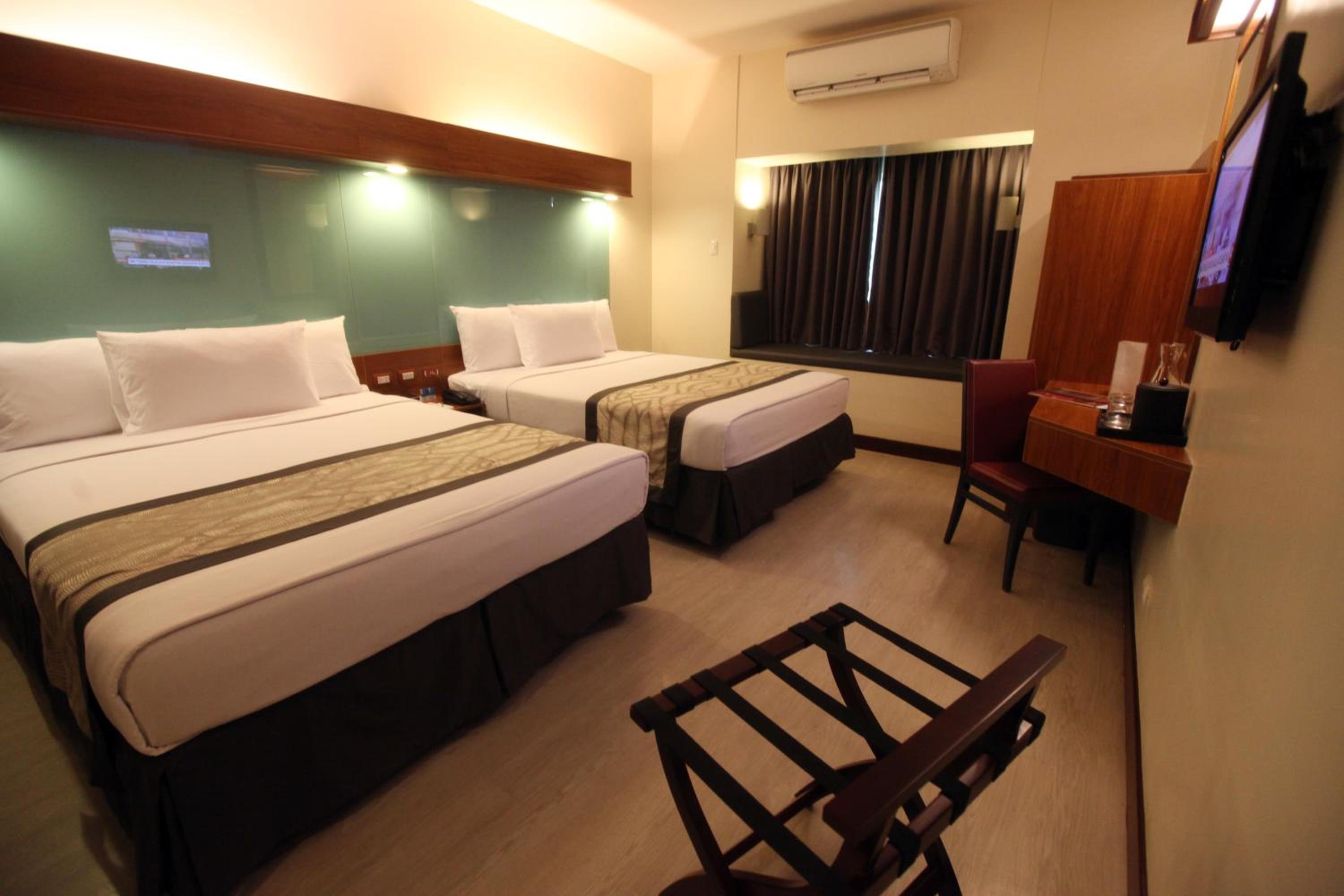 2 Queen Beds Room - Photo 1