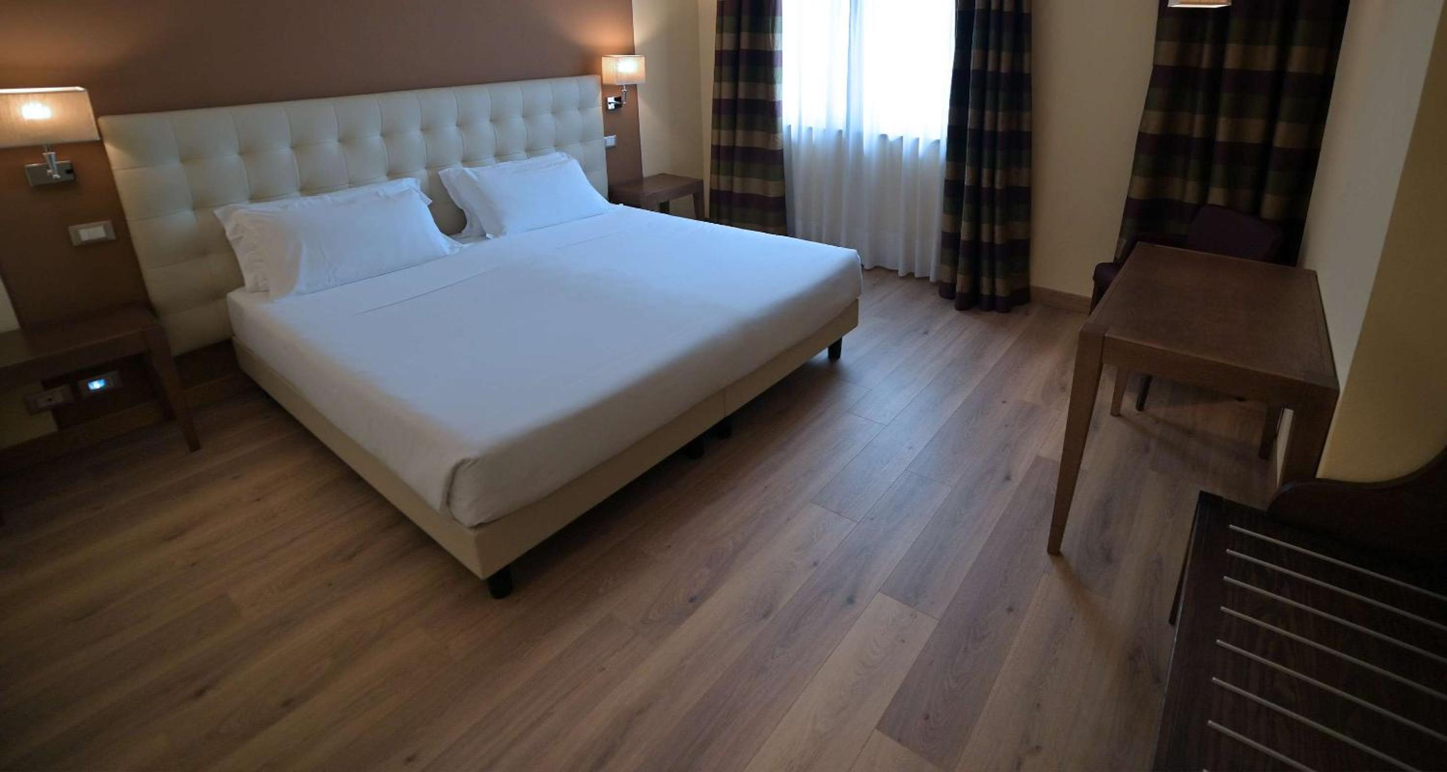 Family Room - Photo 9