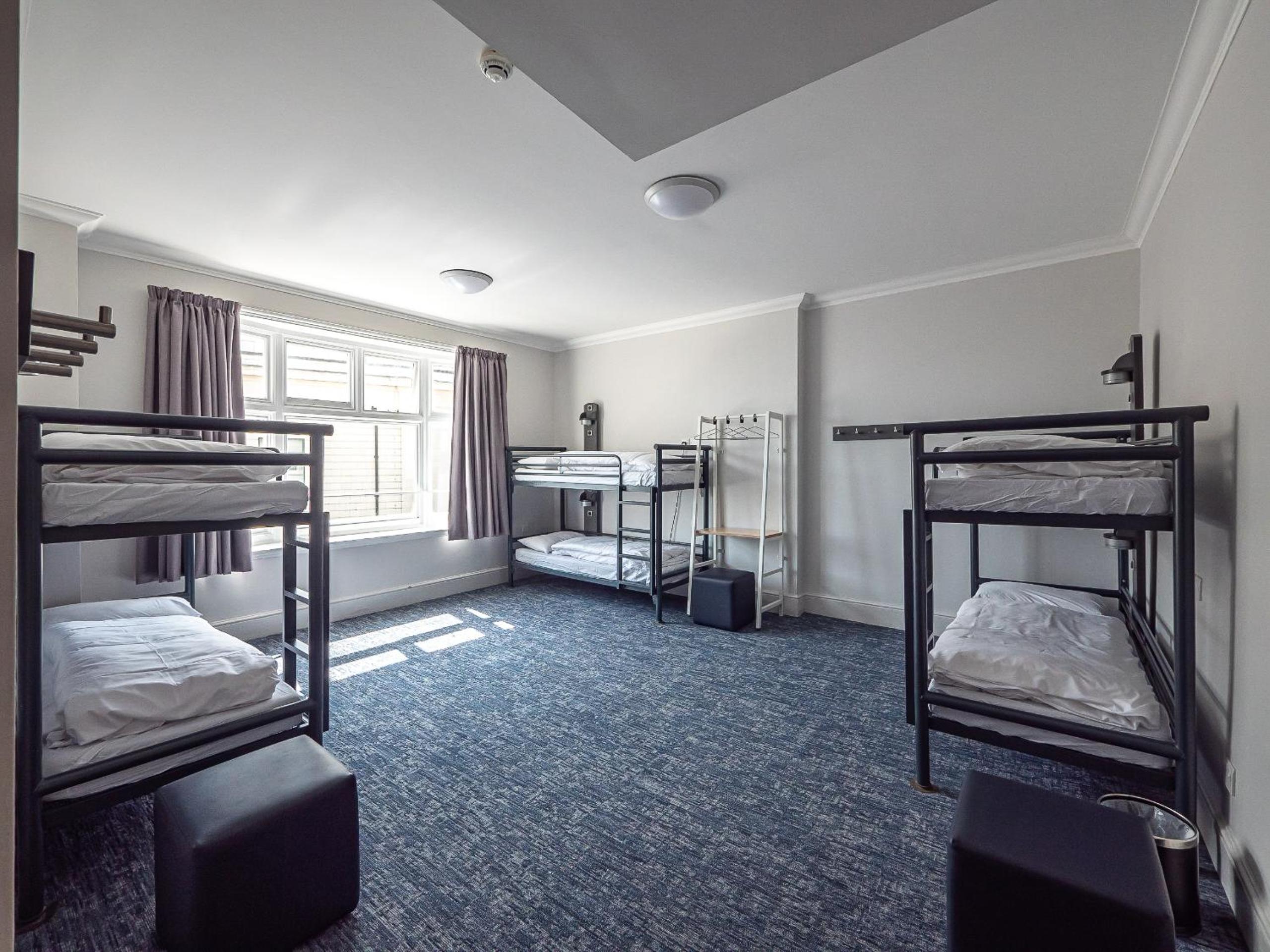 Bed in 5-Bed Mixed Dormitory Room photo 3
