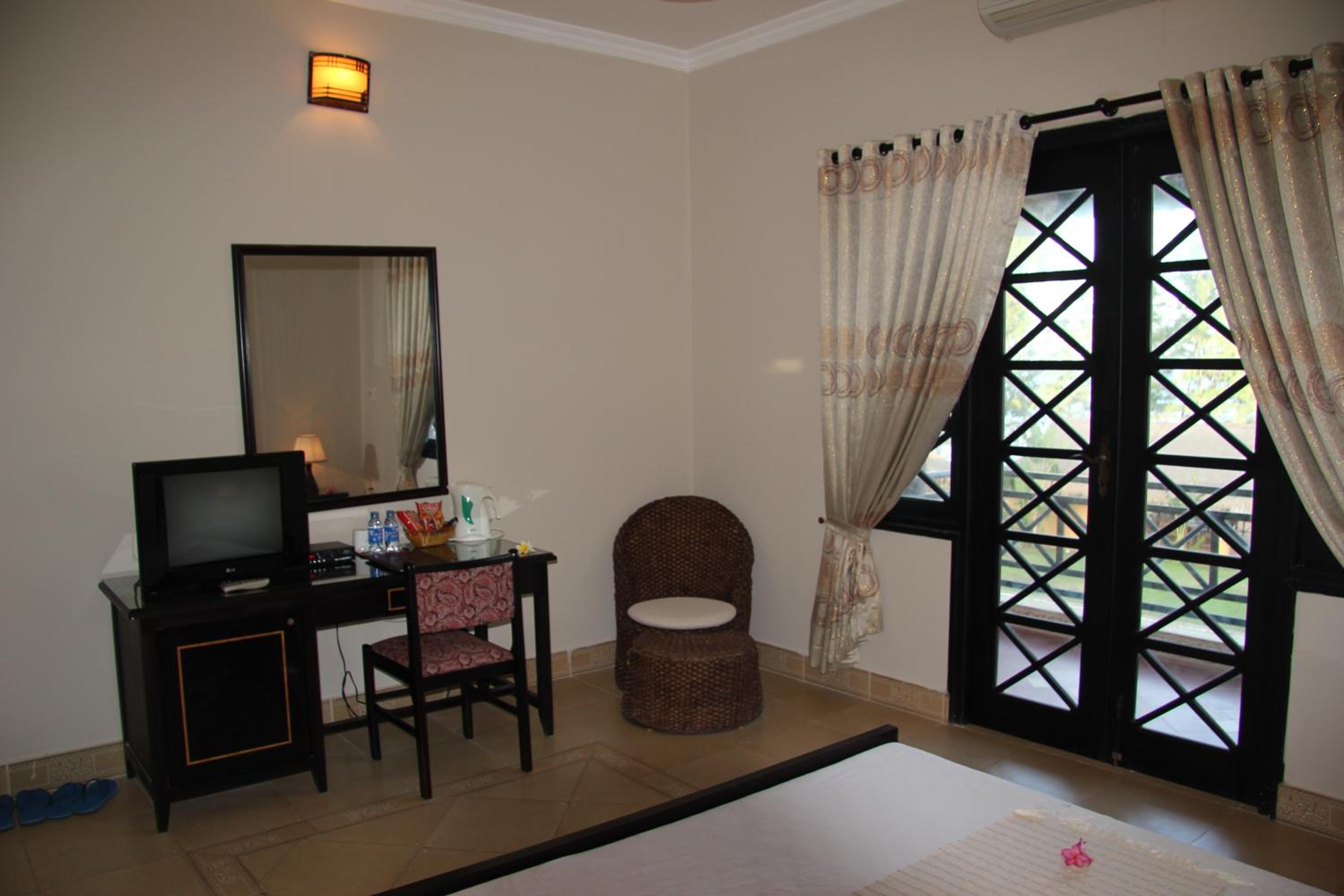 Deluxe Double Room with Sea View - Photo 3