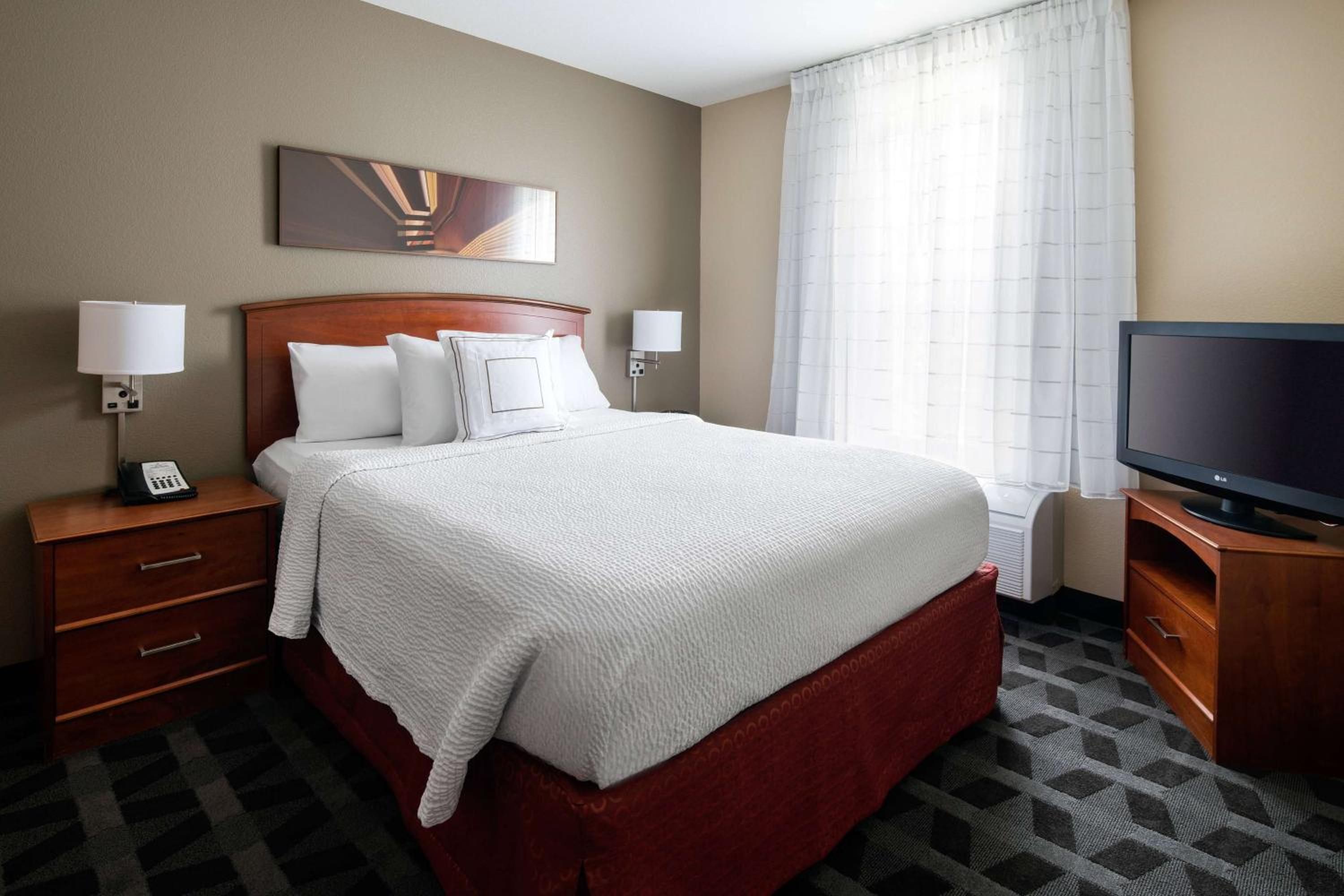 Two Bedroom Suite with Two Queen Beds - Photo 1