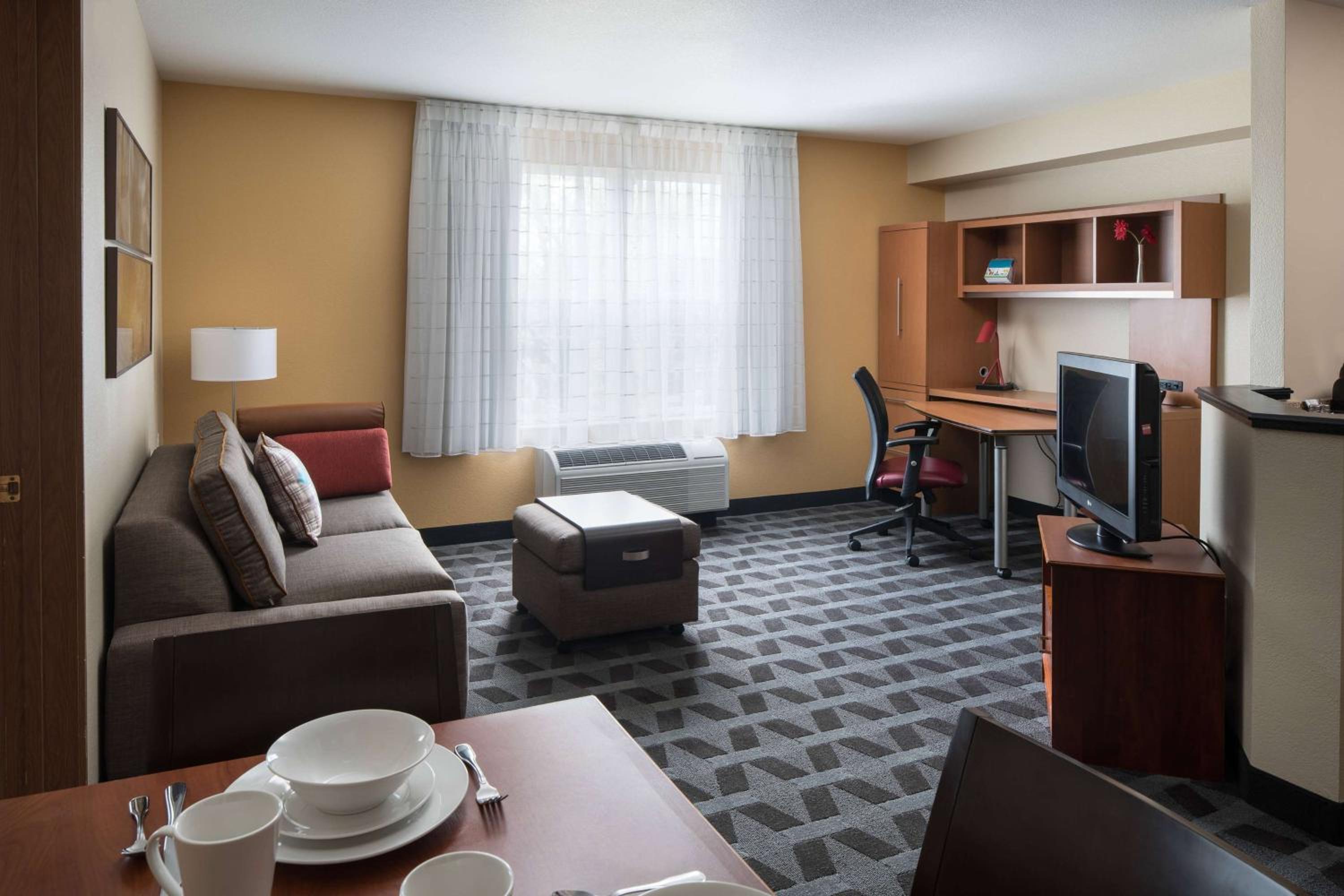 One Bedroom Suite Queen - Photo 1