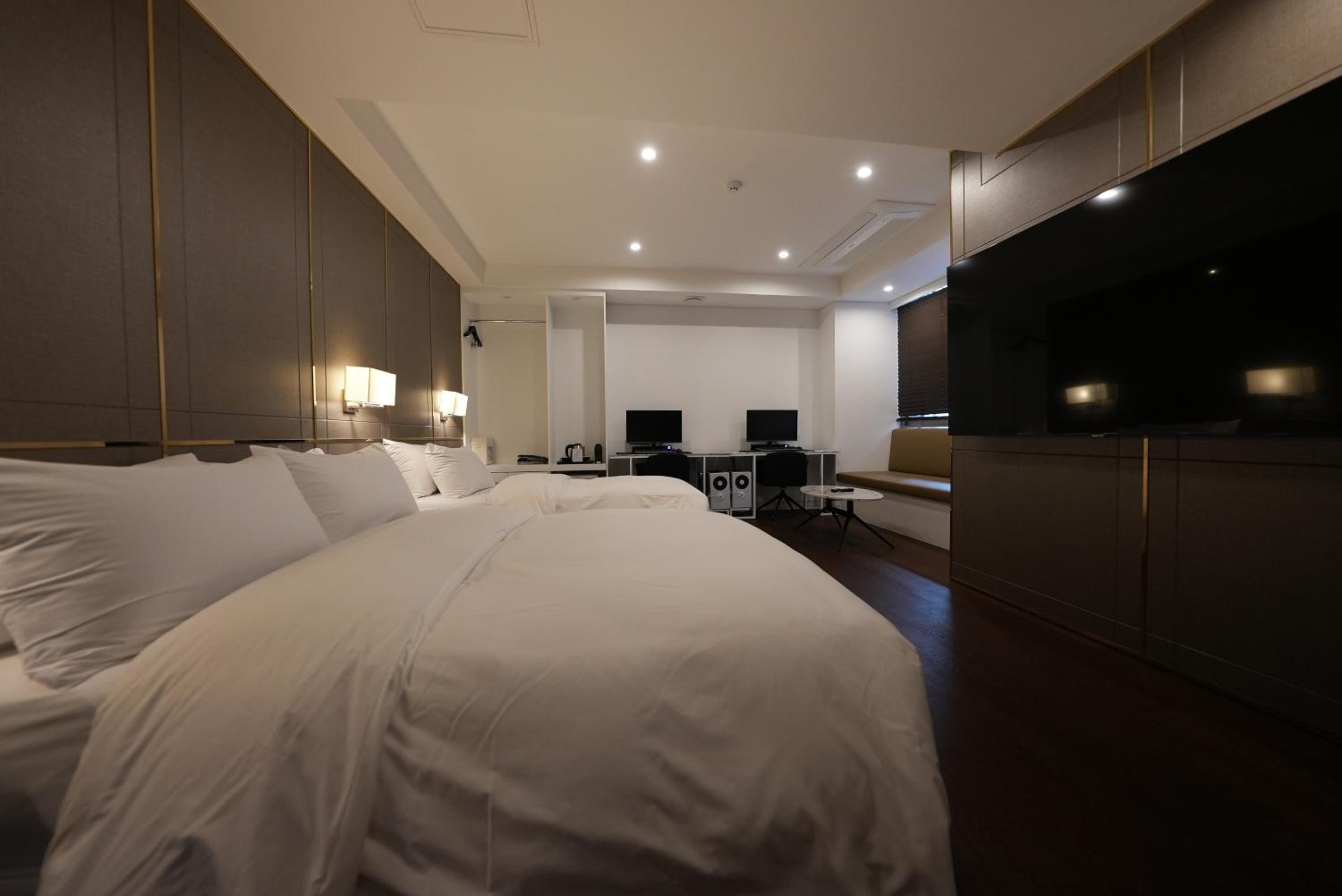 Superior Twin Room - Photo 9