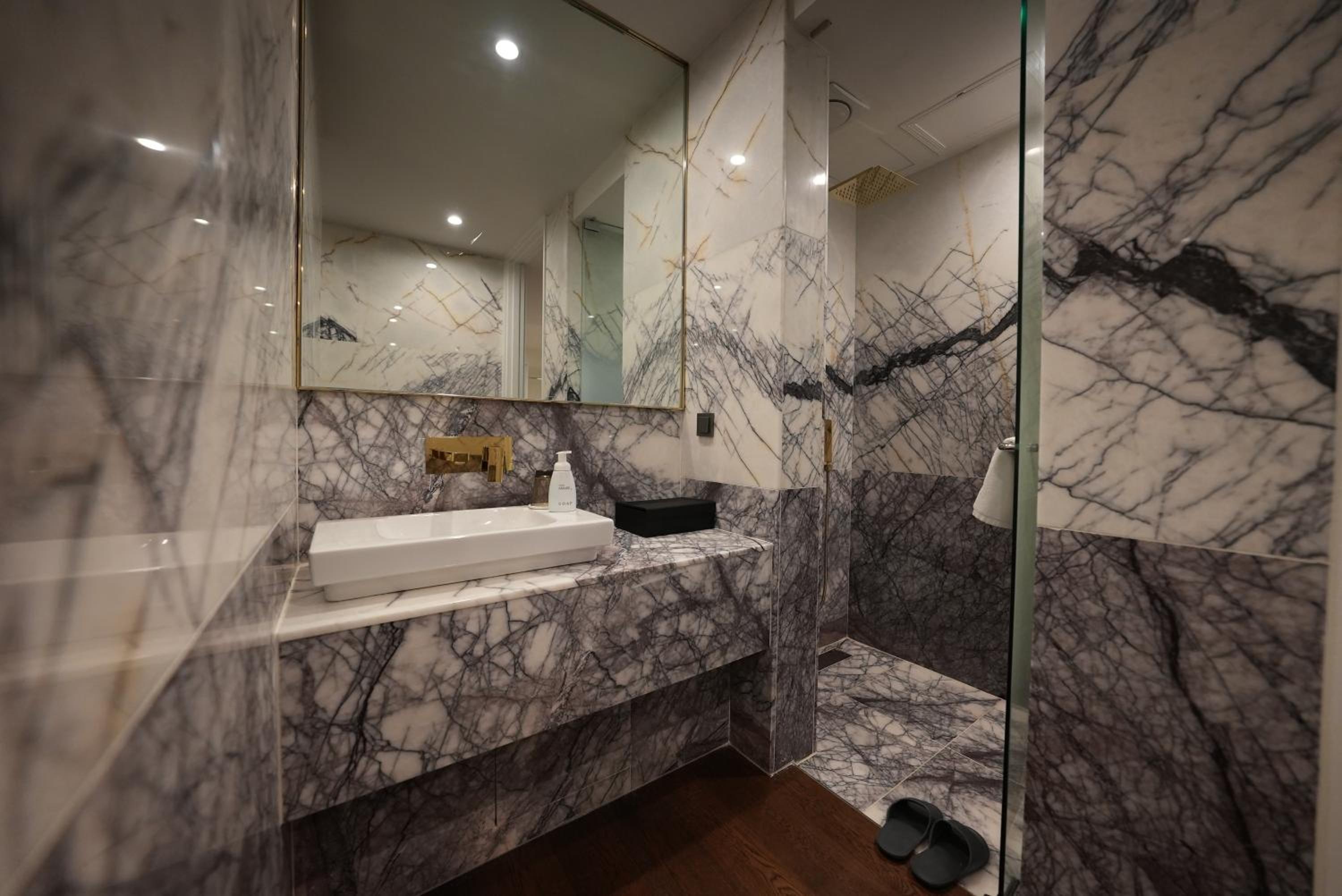 Superior Twin Room - Photo 8