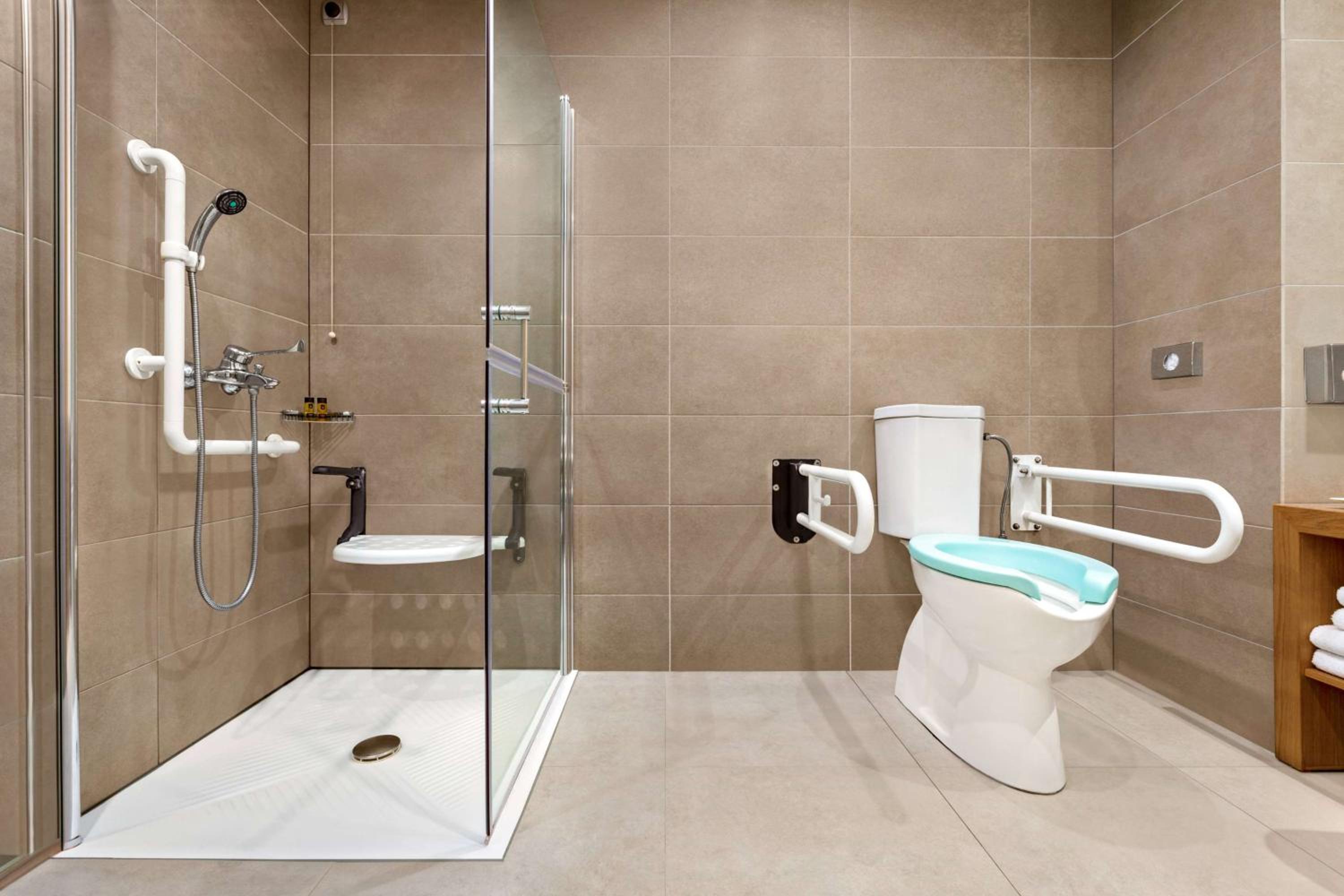 Standard Double Room Mobility Accessible - Photo 4