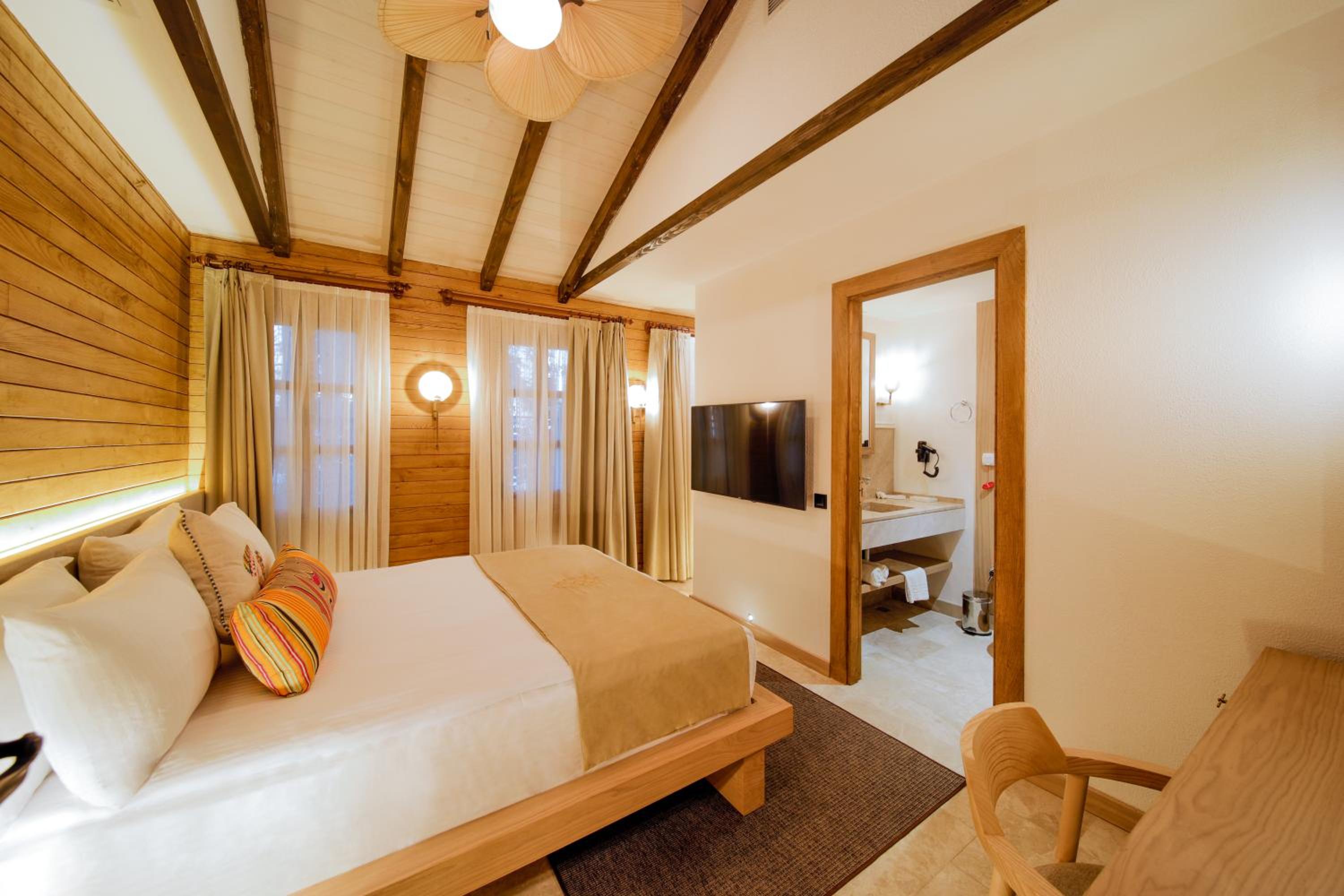 Villa with Sea View - Photo 6