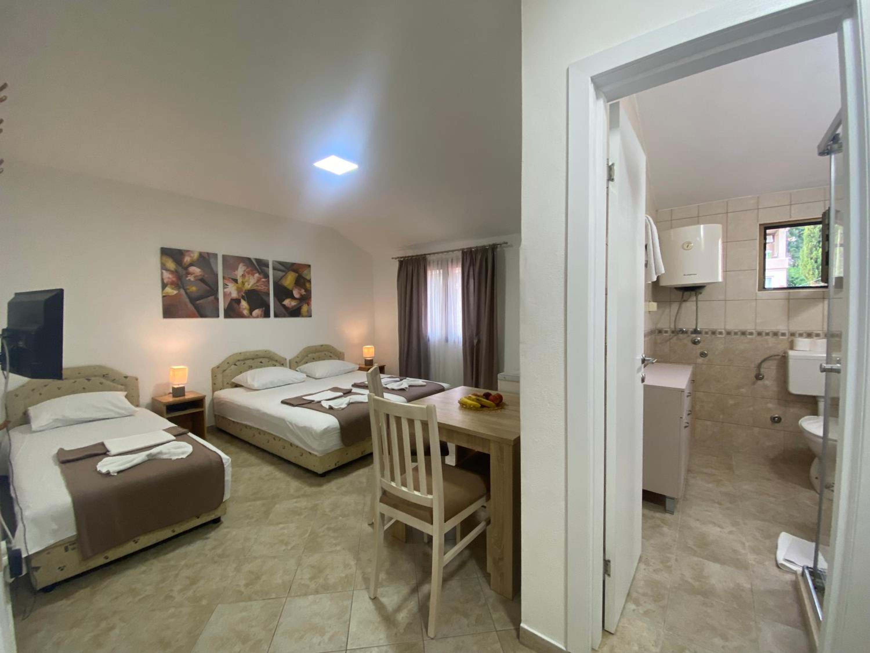 Standard Triple Room photo 2