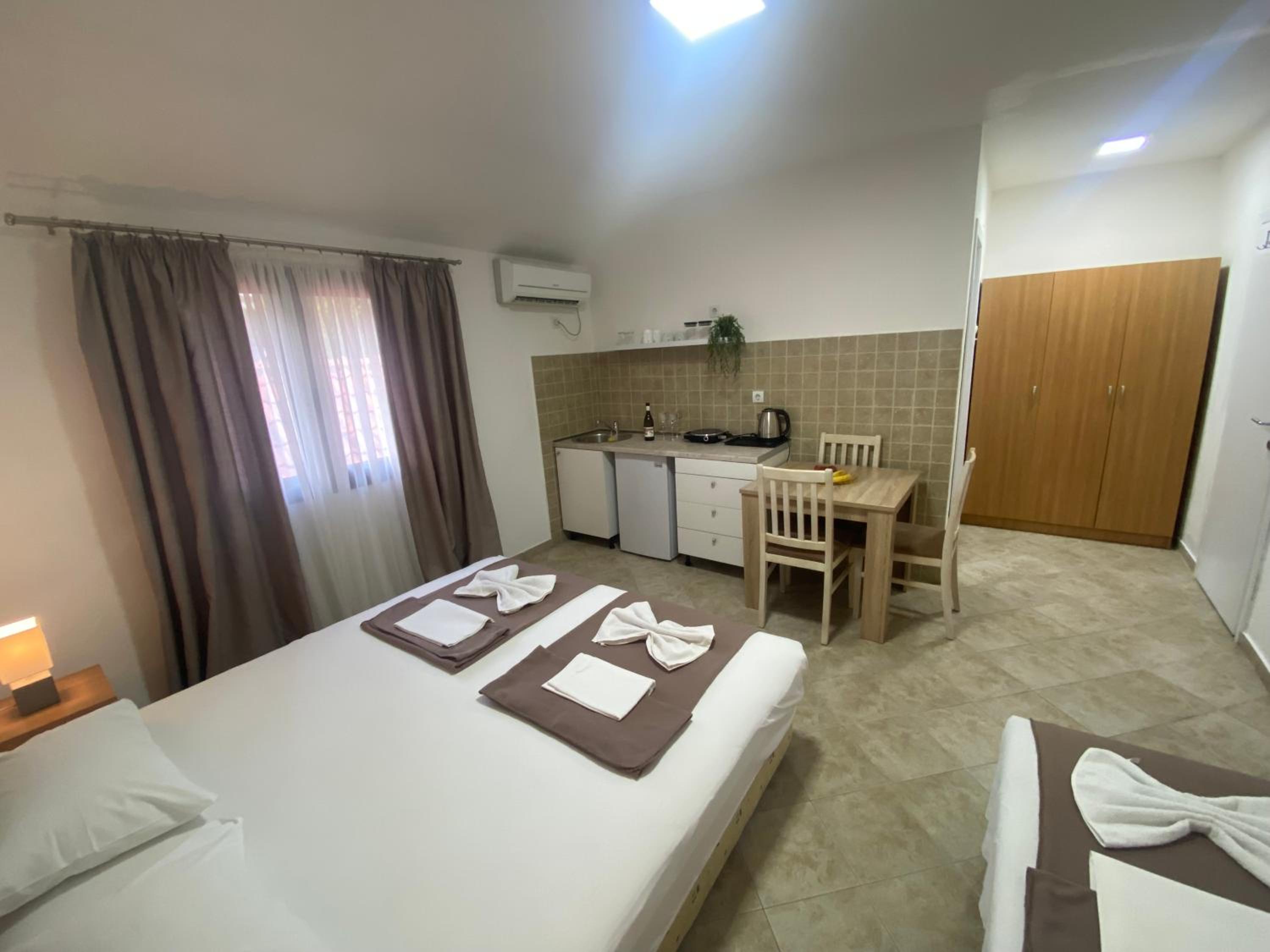 Standard Triple Room photo 3
