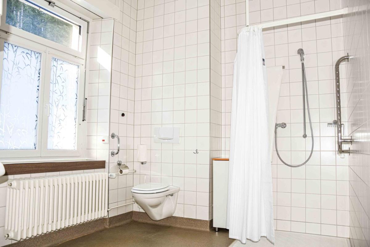 Quadruple Room with Shower - Photo 2