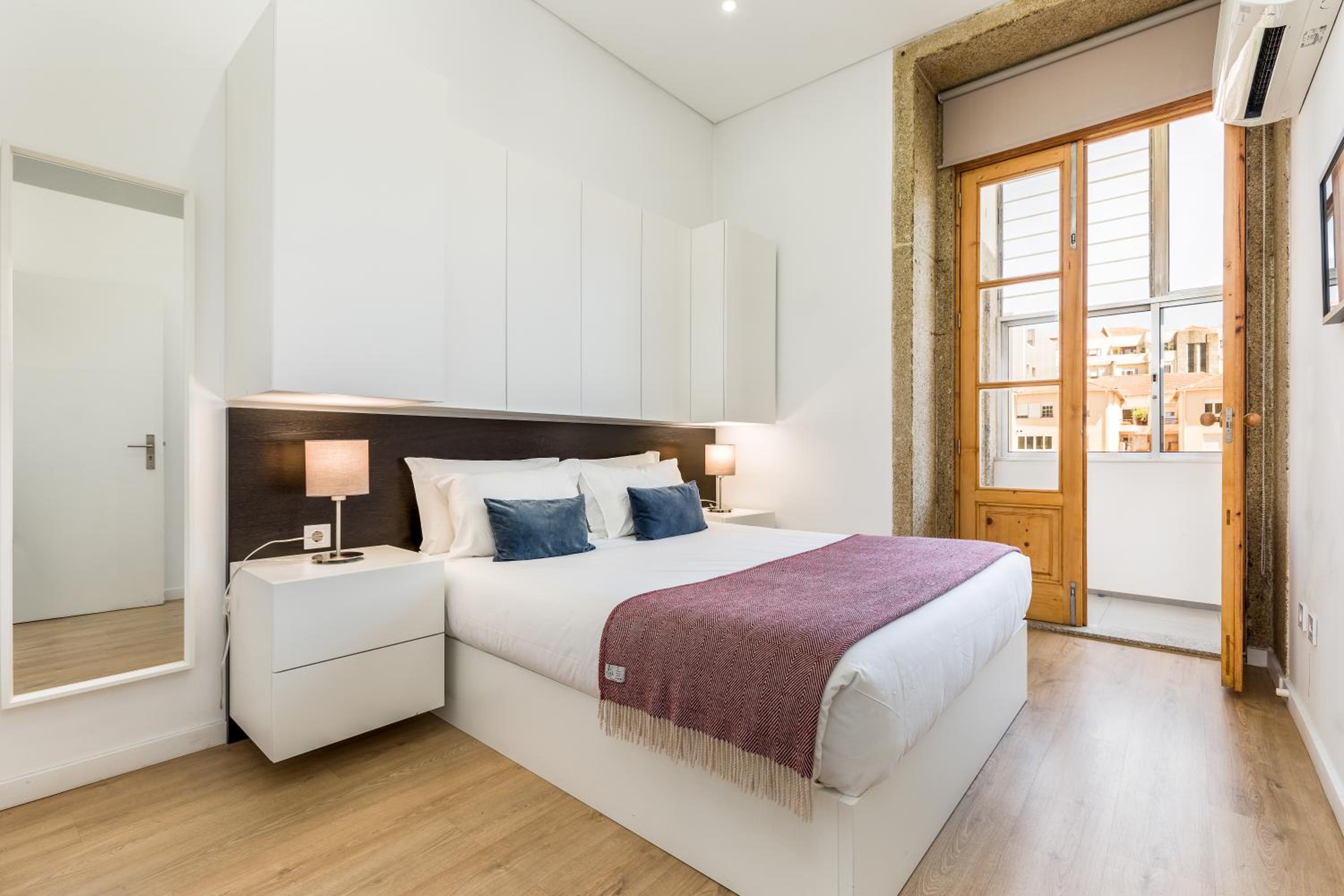 Superior One-Bedroom Apartment
