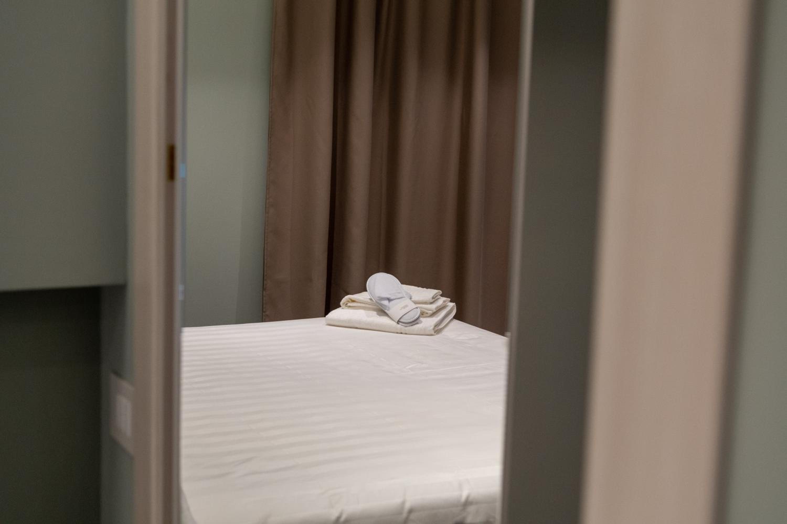 Deluxe King Room - Photo 32