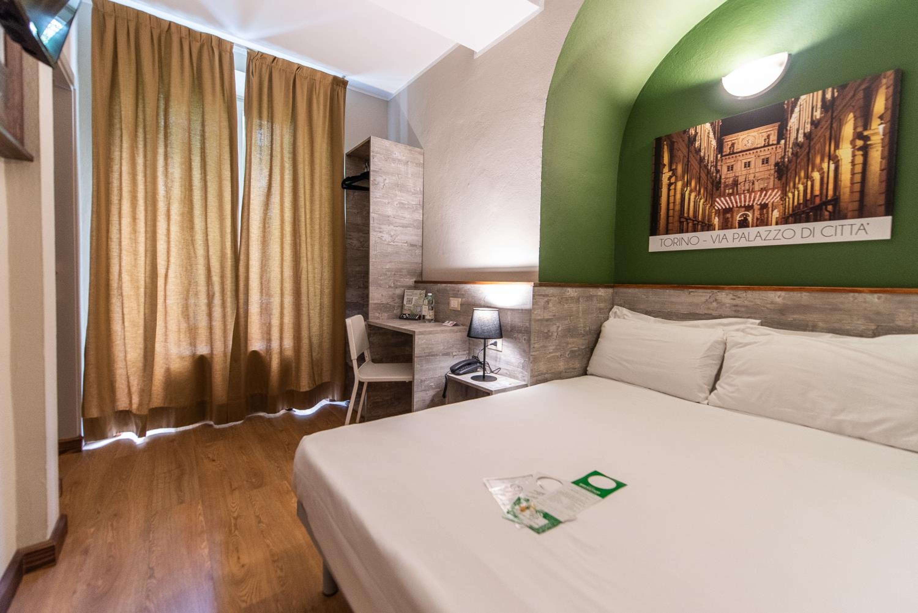 Economy Double Room - Photo 6