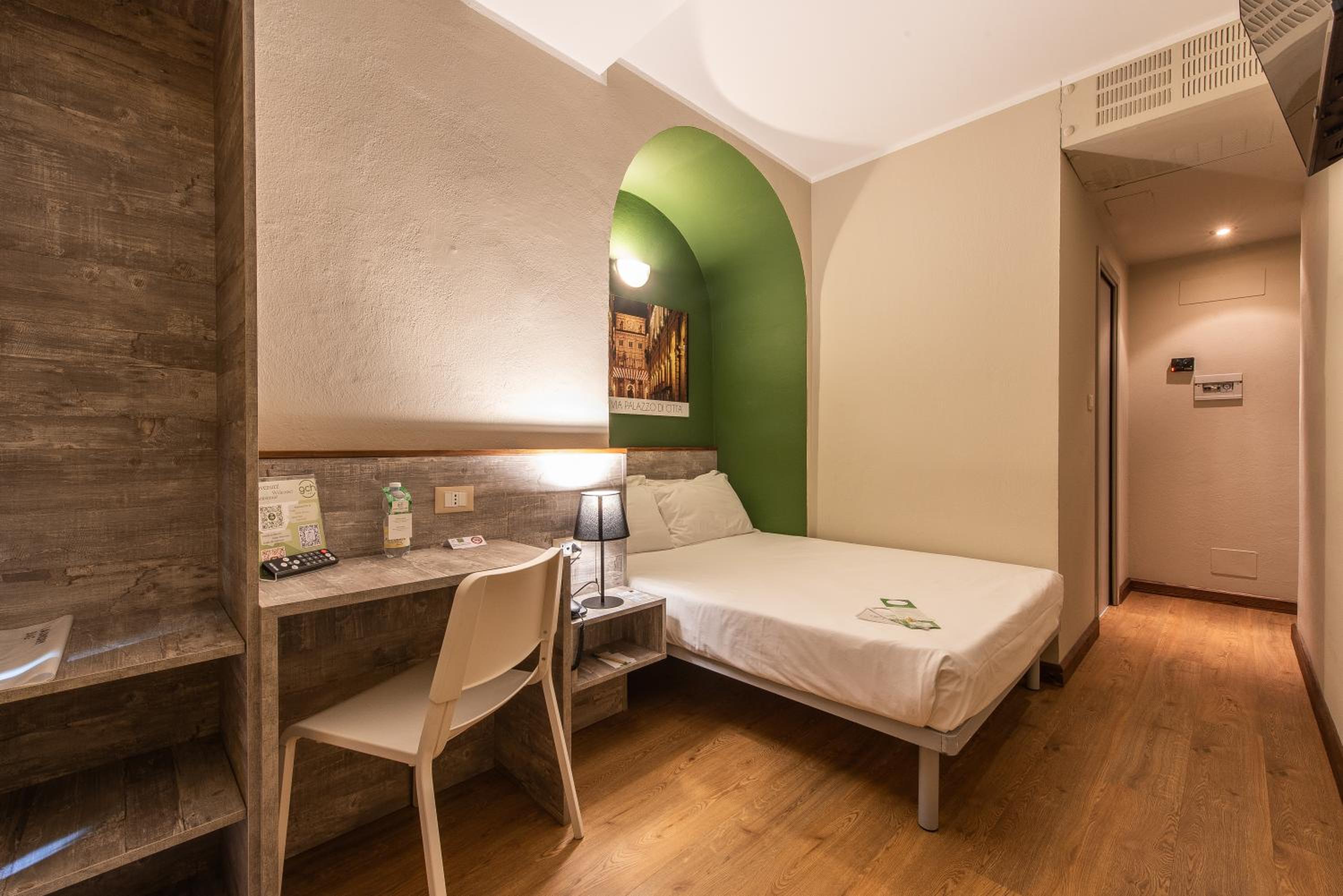 Economy Double Room - Photo 5