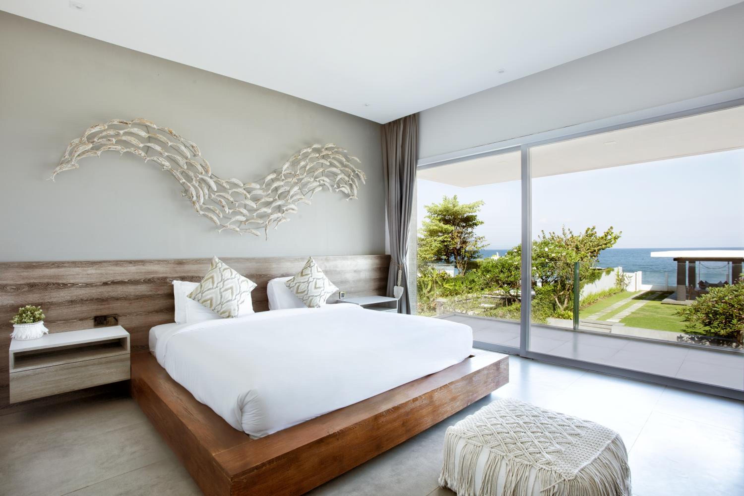 Three Bedroom Beachfront villa seven photo 1