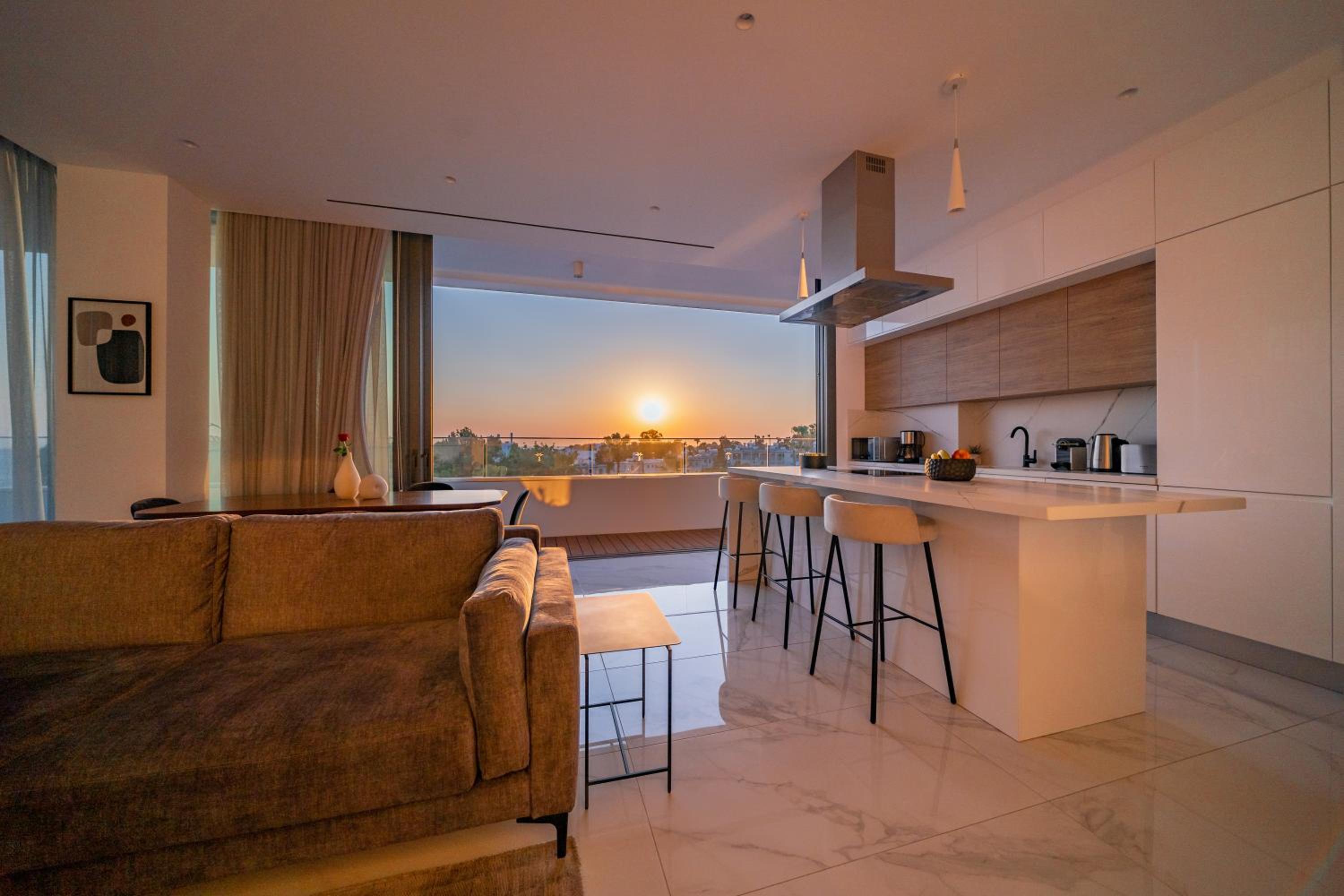 Executive Two Bedroom Apartment with Sea View