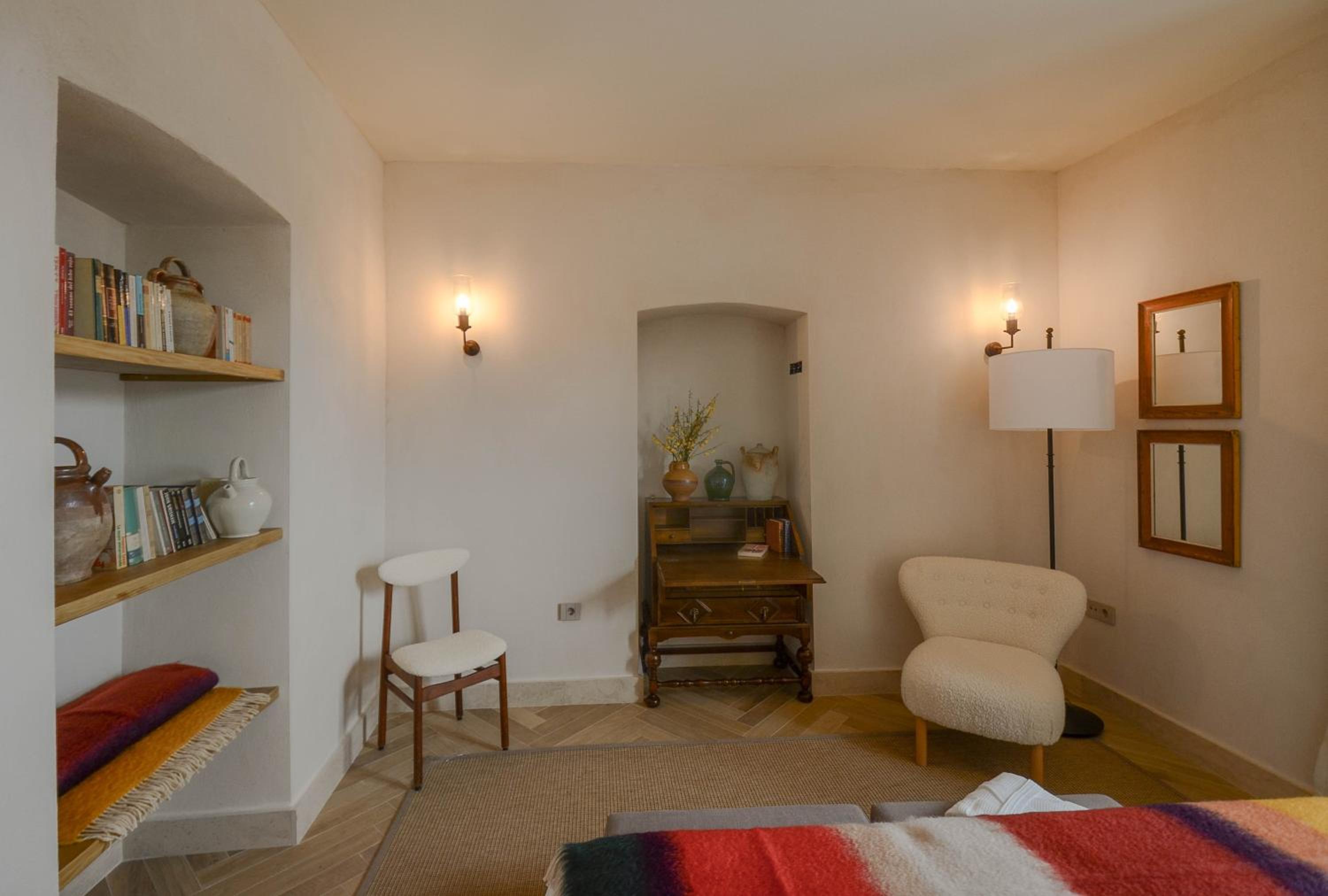 Deluxe Double or Twin Room - Photo 6