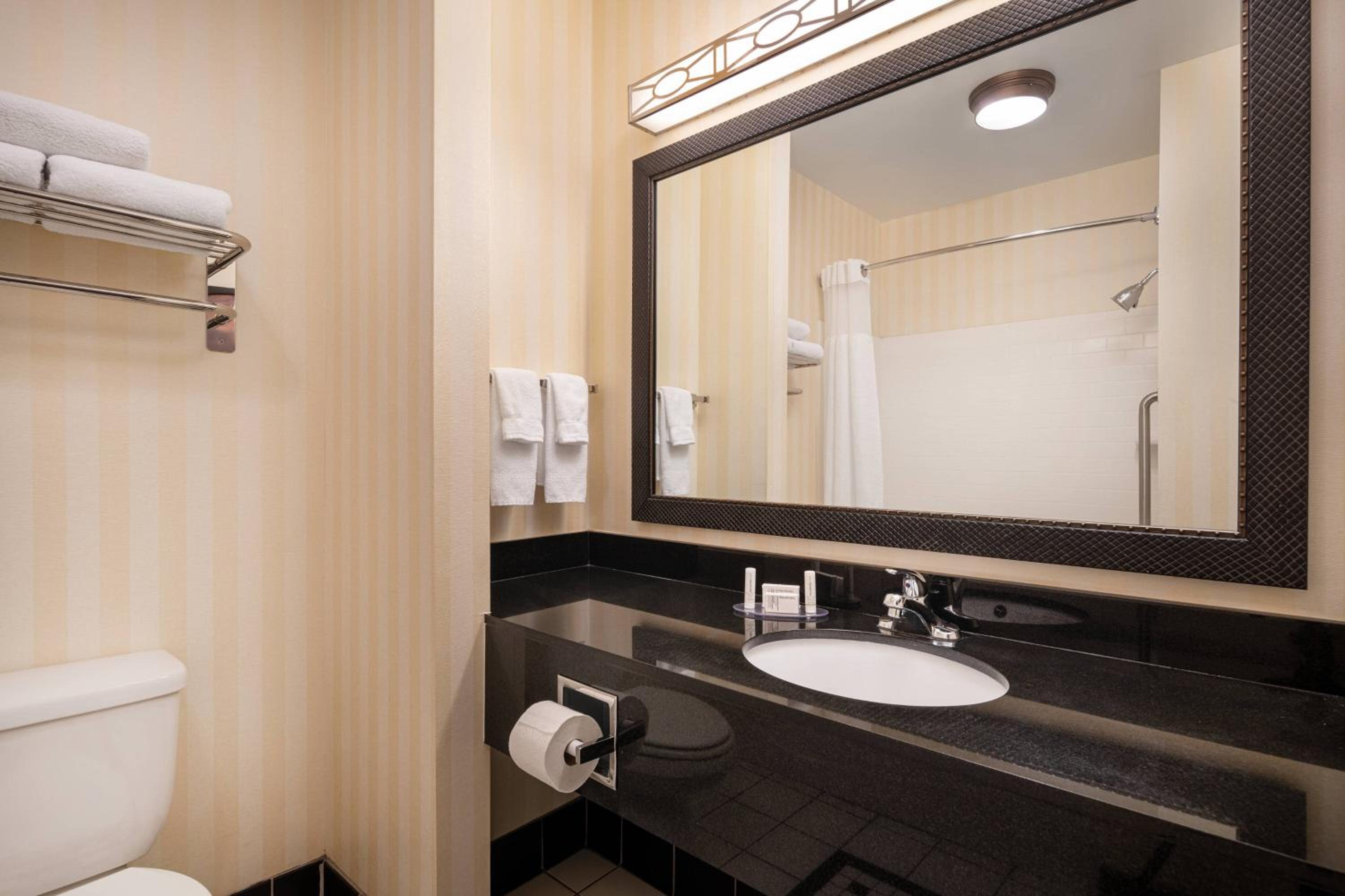 Fairfield Inn & Suites by Marriott Visalia Tulare