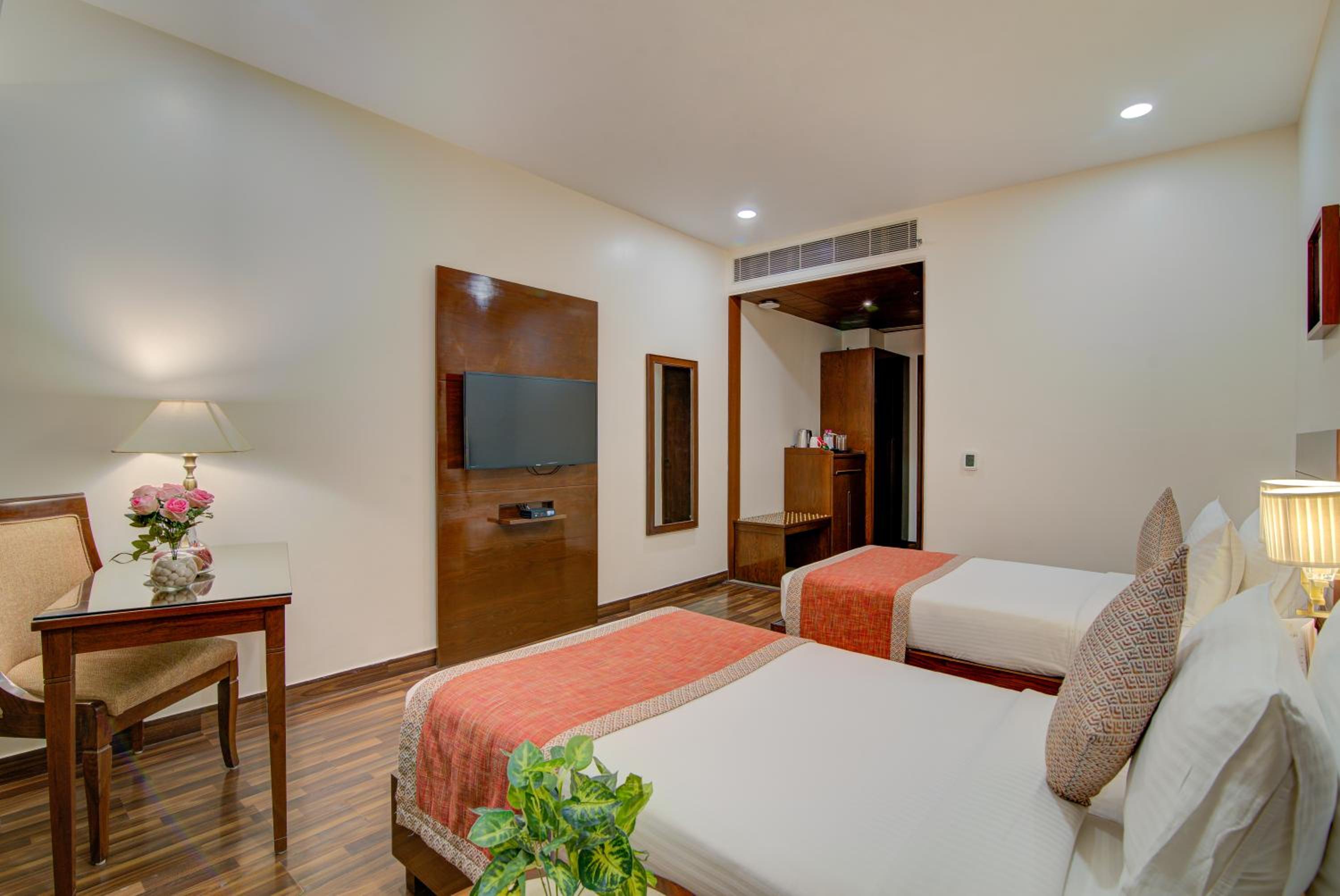 Standard Double or Twin Room photo 2