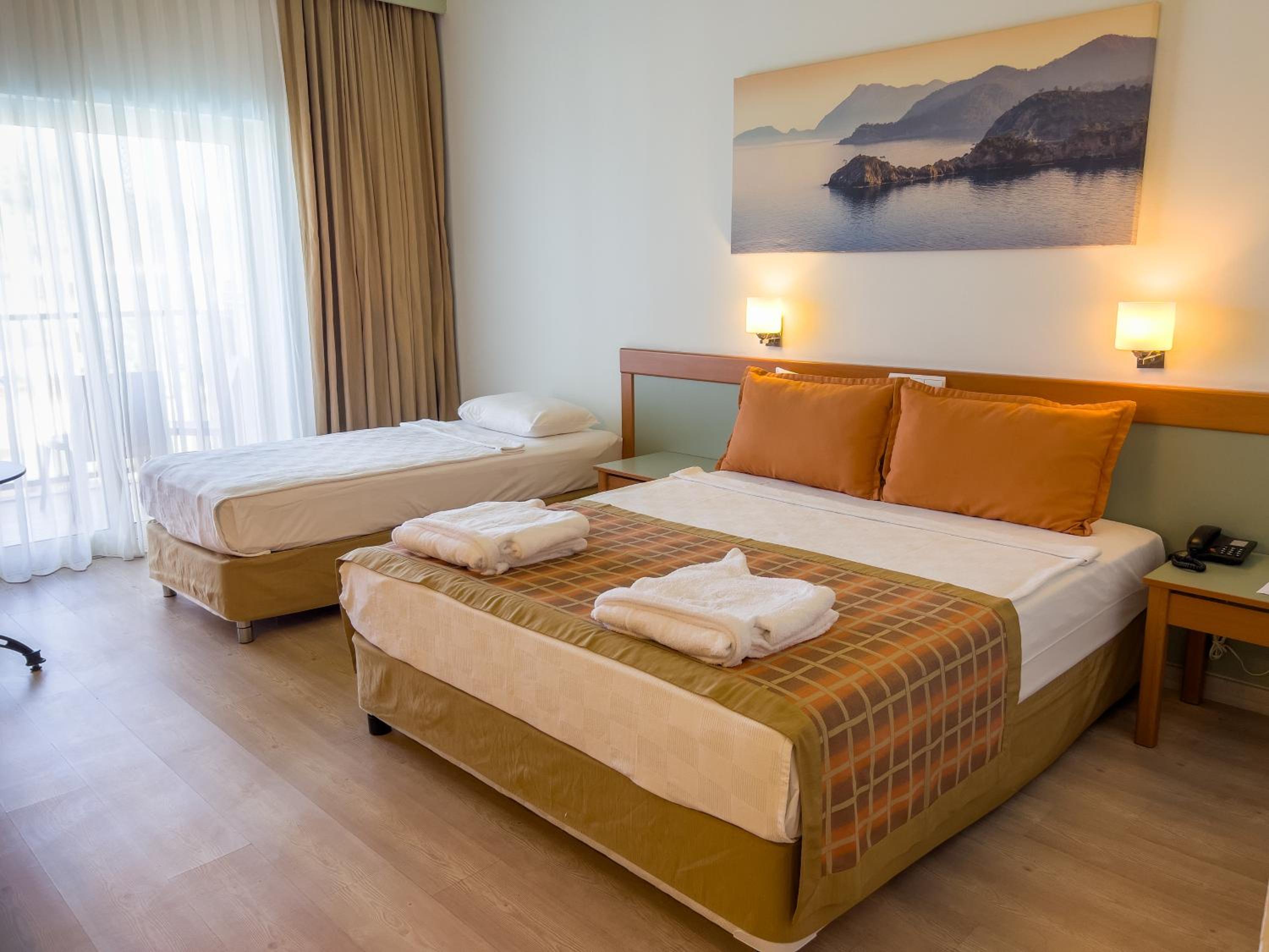 Triple Room with Balcony