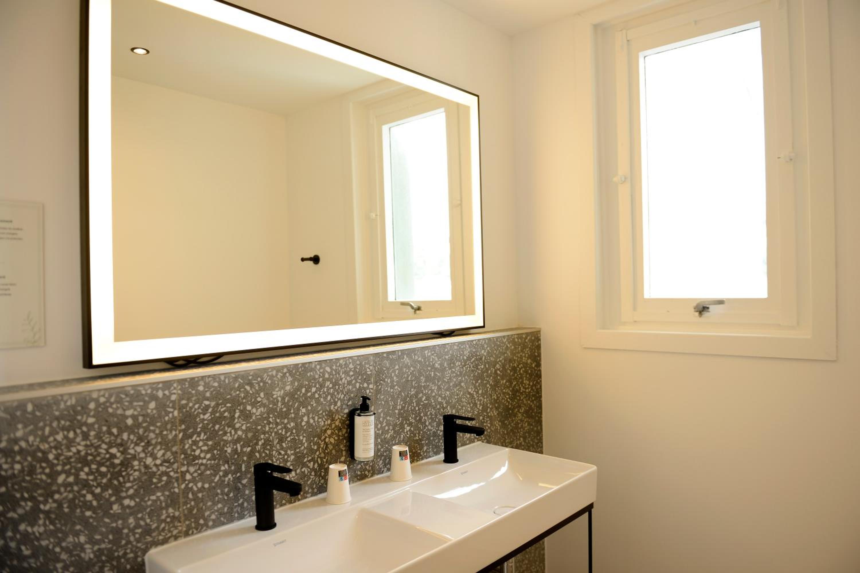Standard Triple Room - Photo 12