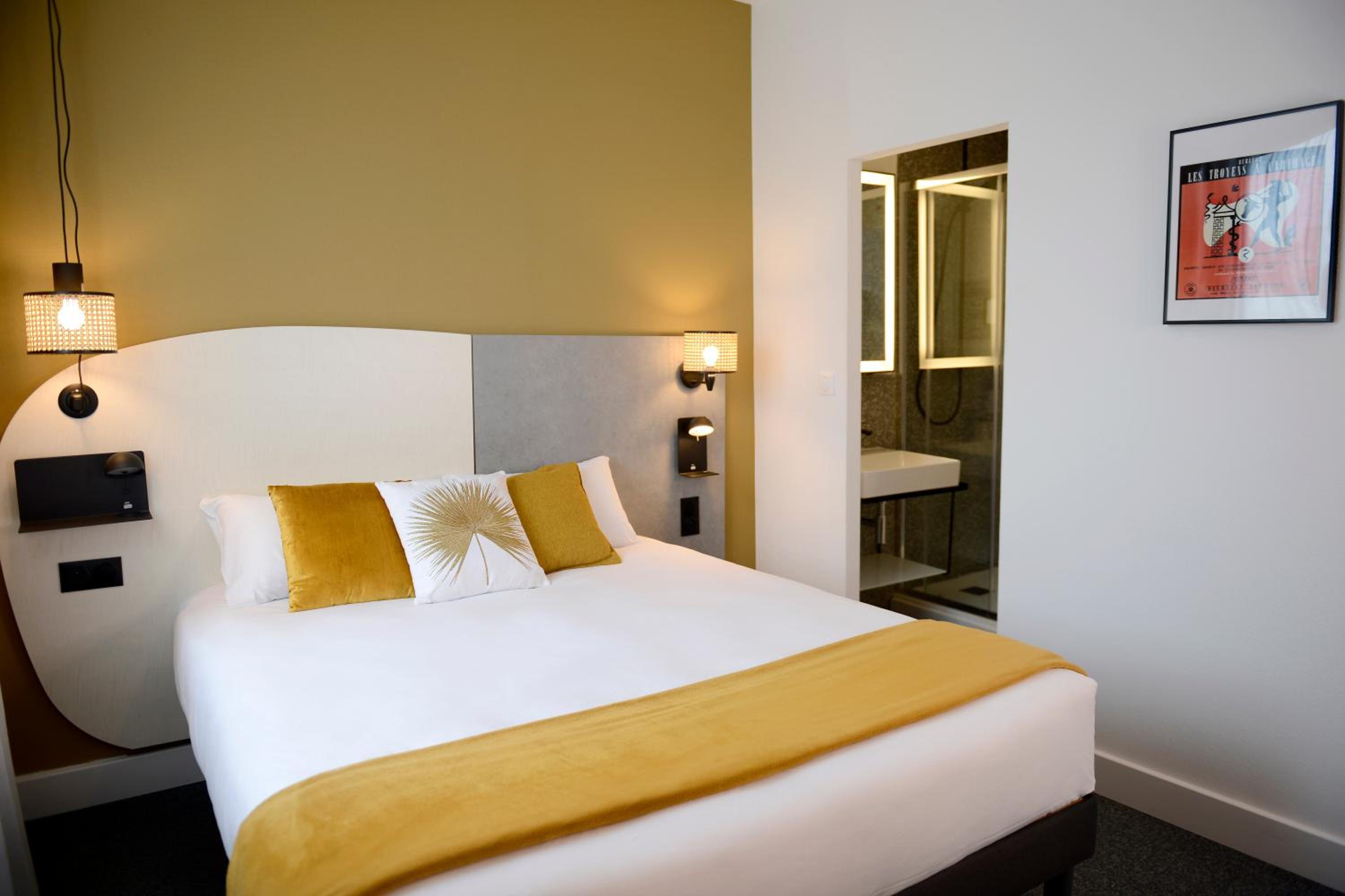 Superior Double or Twin Room - Photo 1