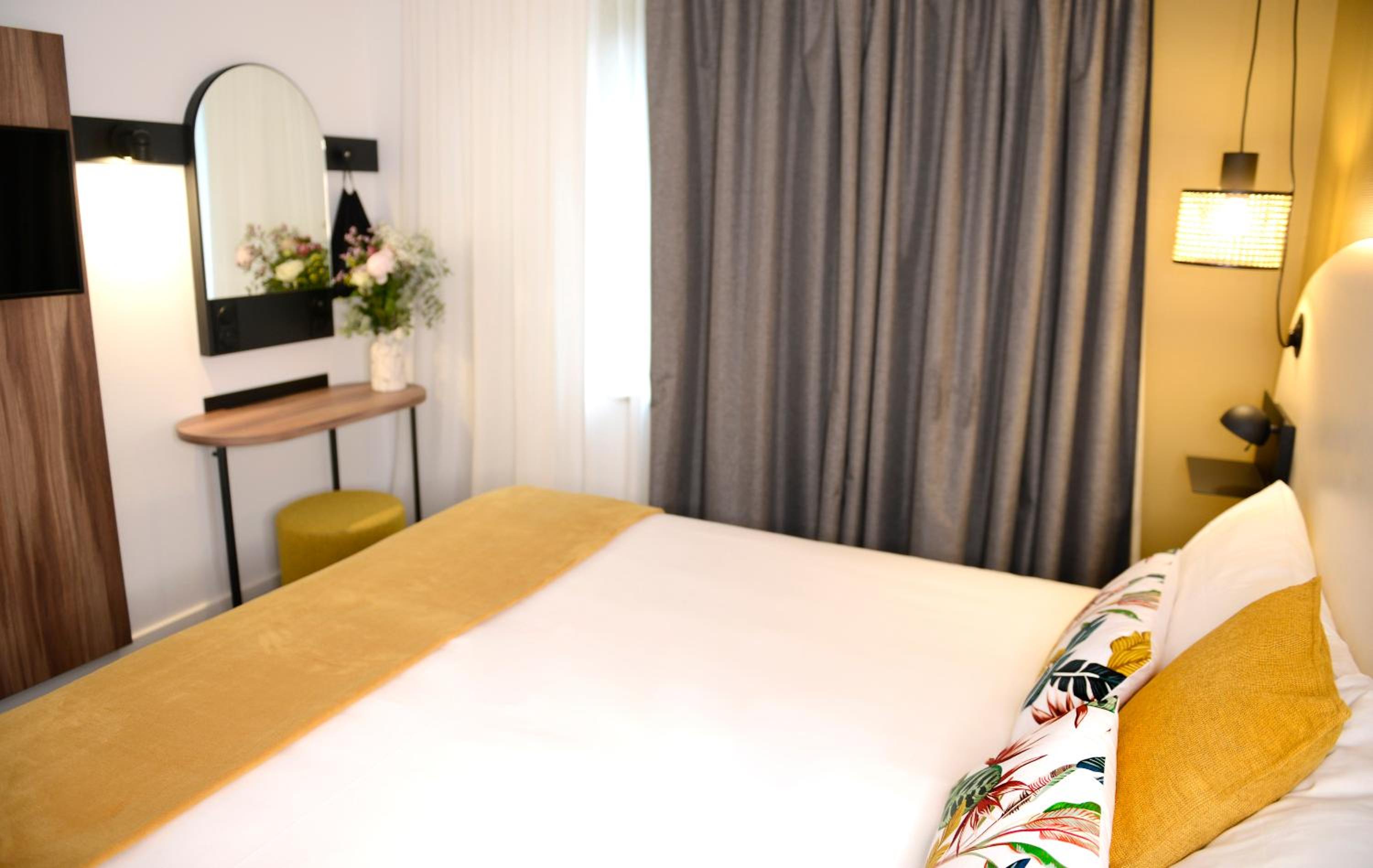 Standard Double Room - Photo 5