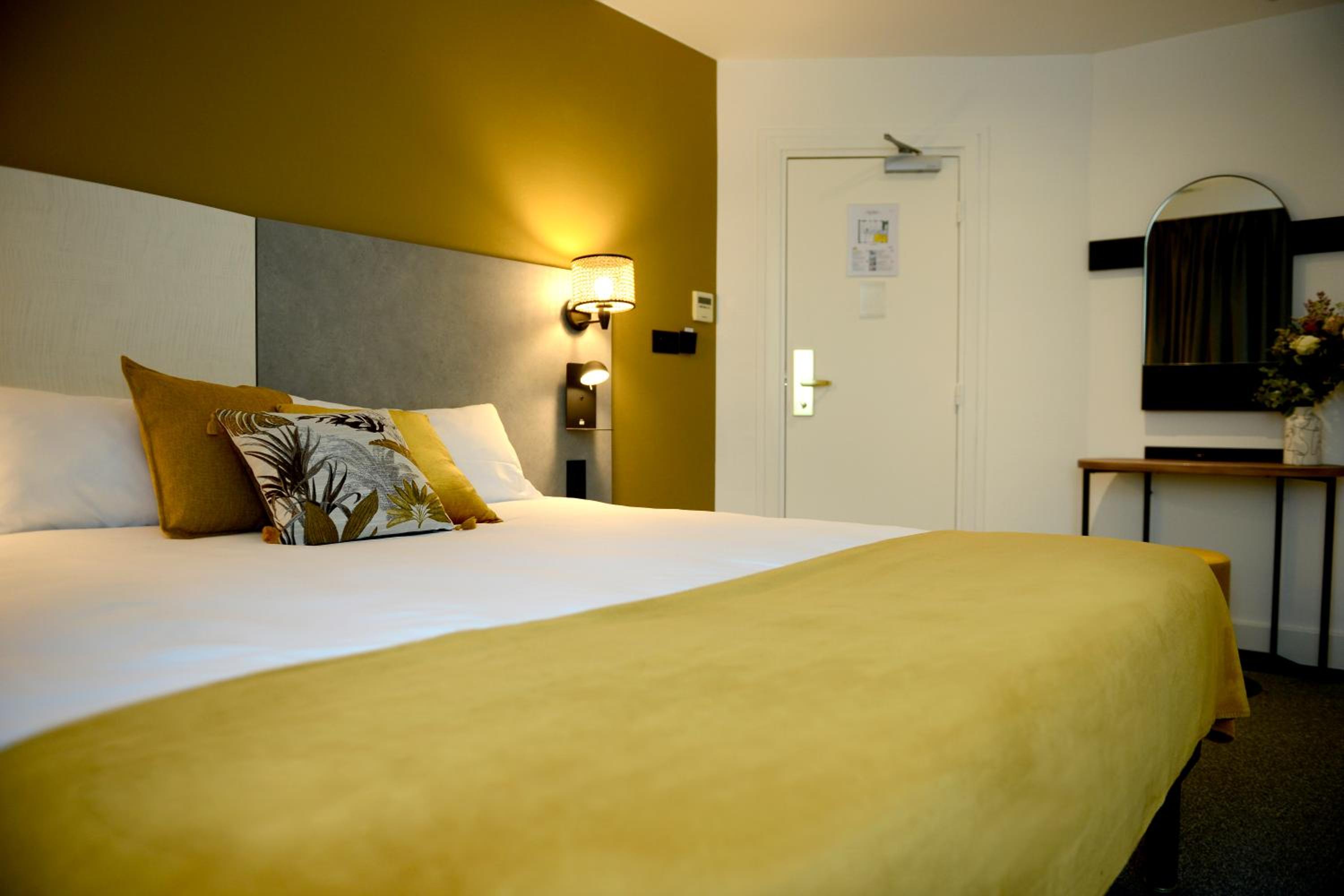 Superior Double or Twin Room - Photo 18