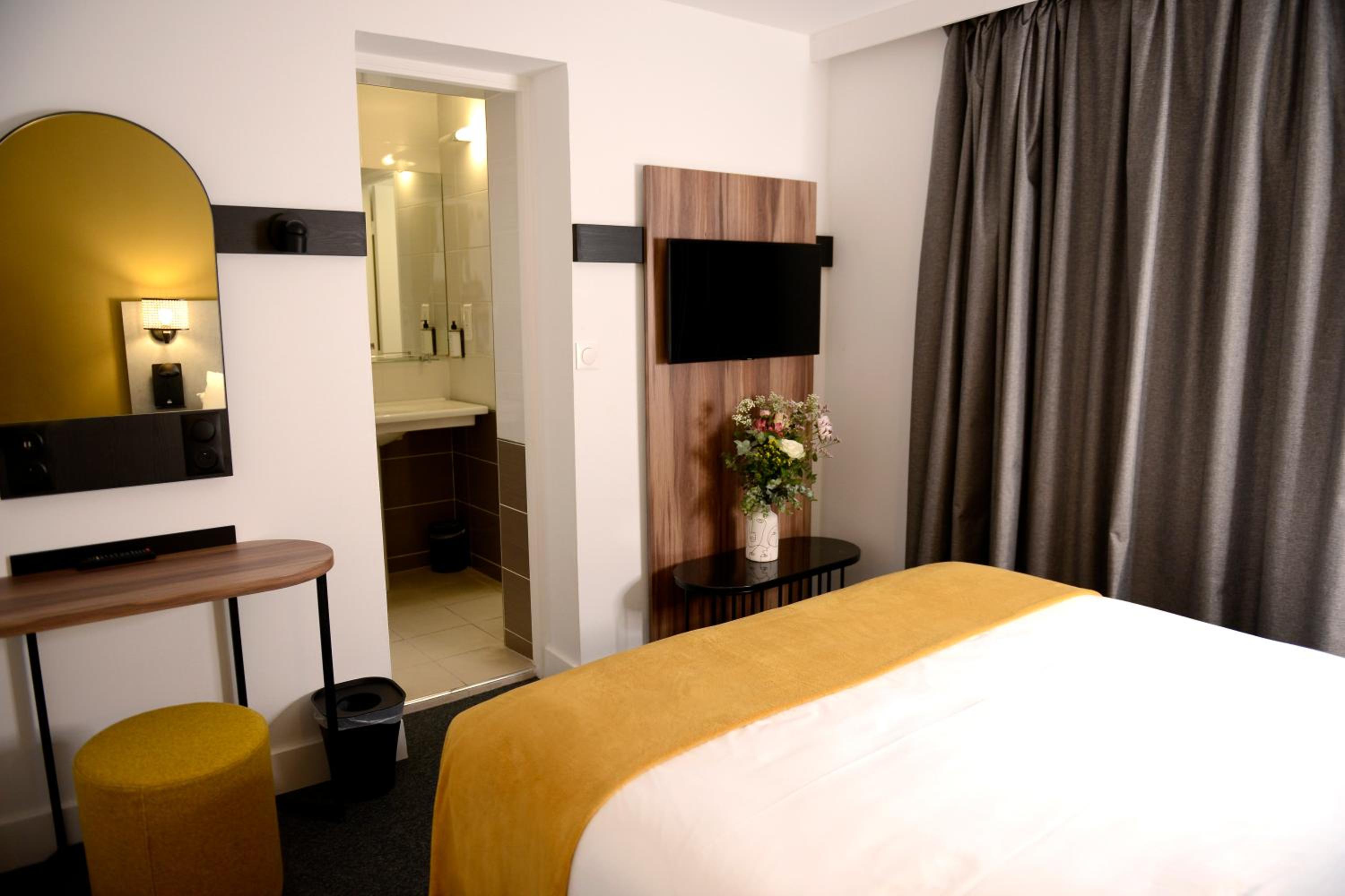 Standard Double Room - Photo 2