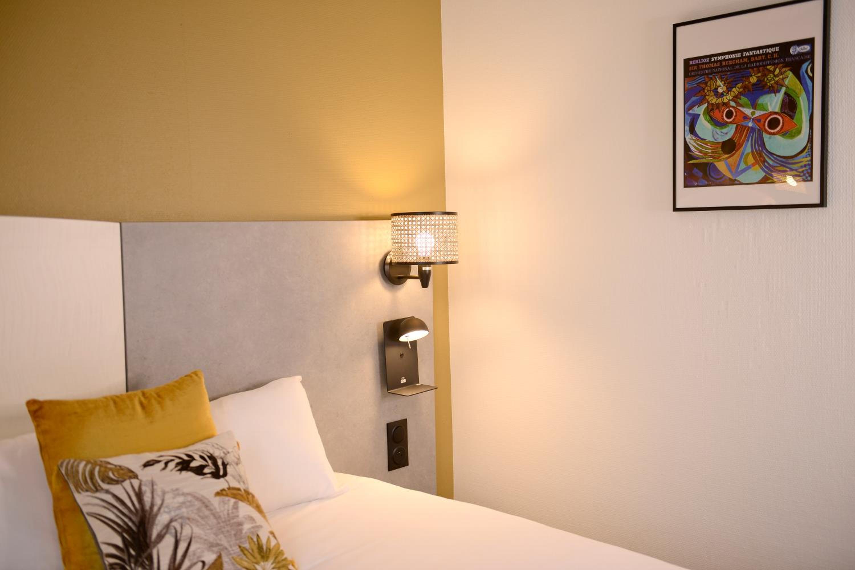 Superior Double or Twin Room - Photo 10