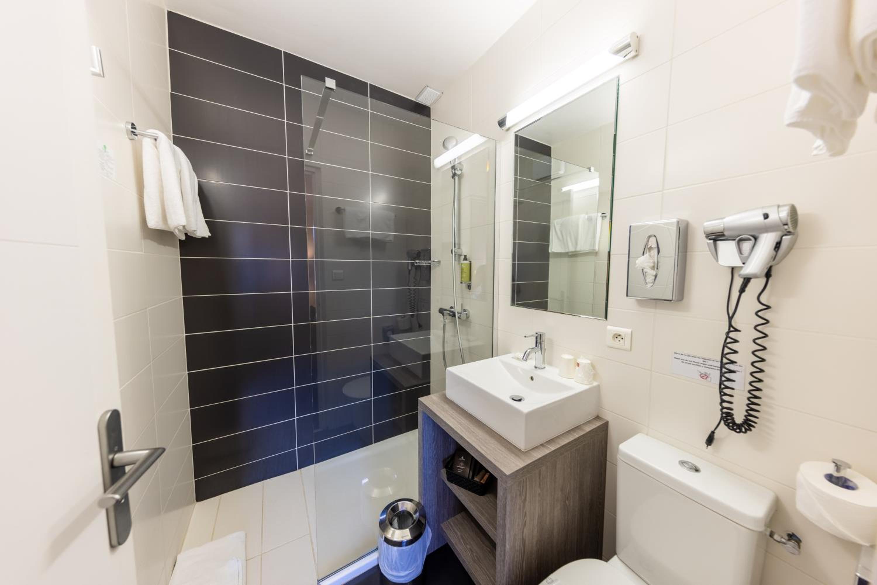 Superior Room with Balcony or Patio  - Photo 2