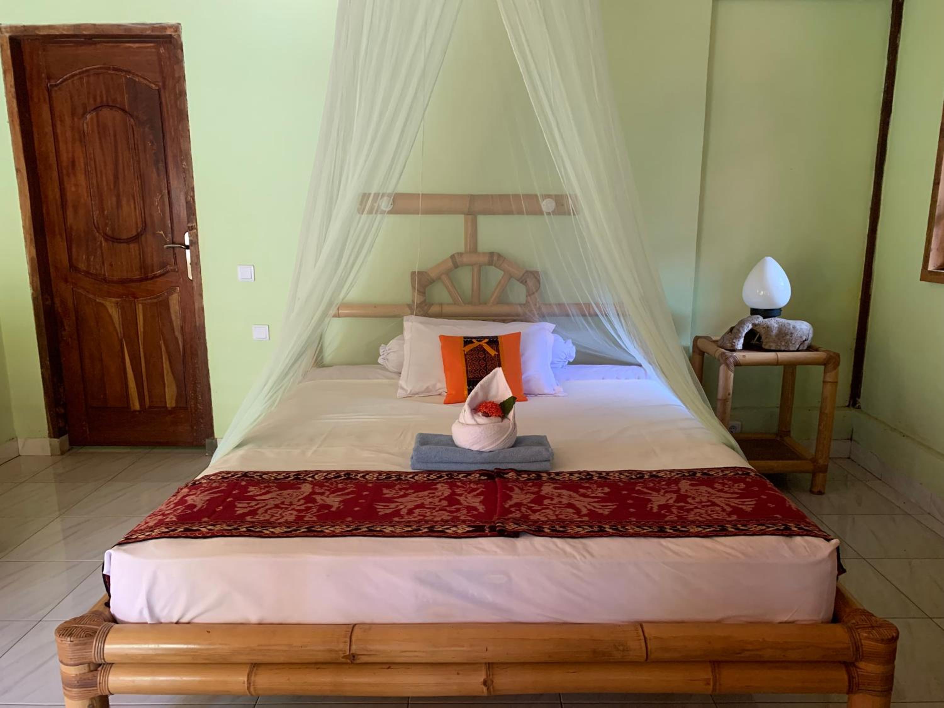 One-Bedroom Bungalow with Garden View - Photo 1